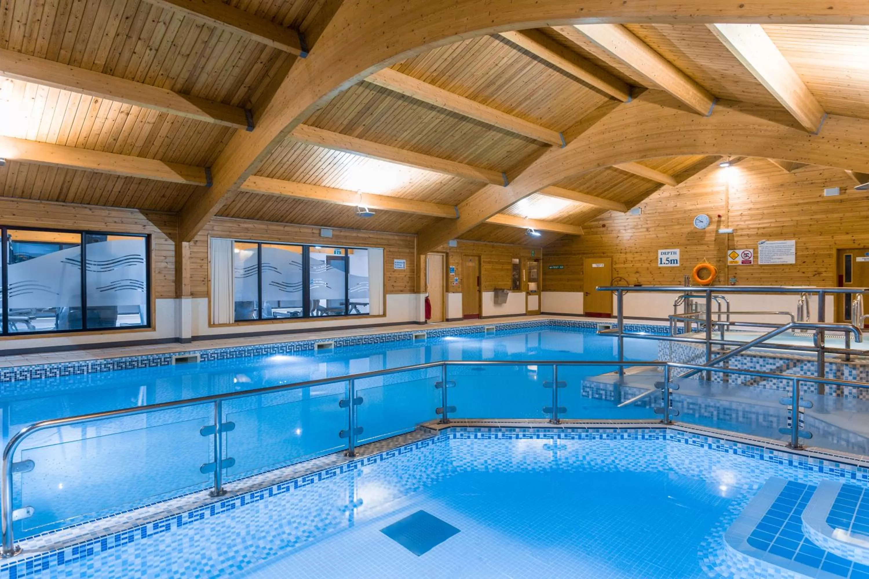 Swimming pool in Pine Lake Resort