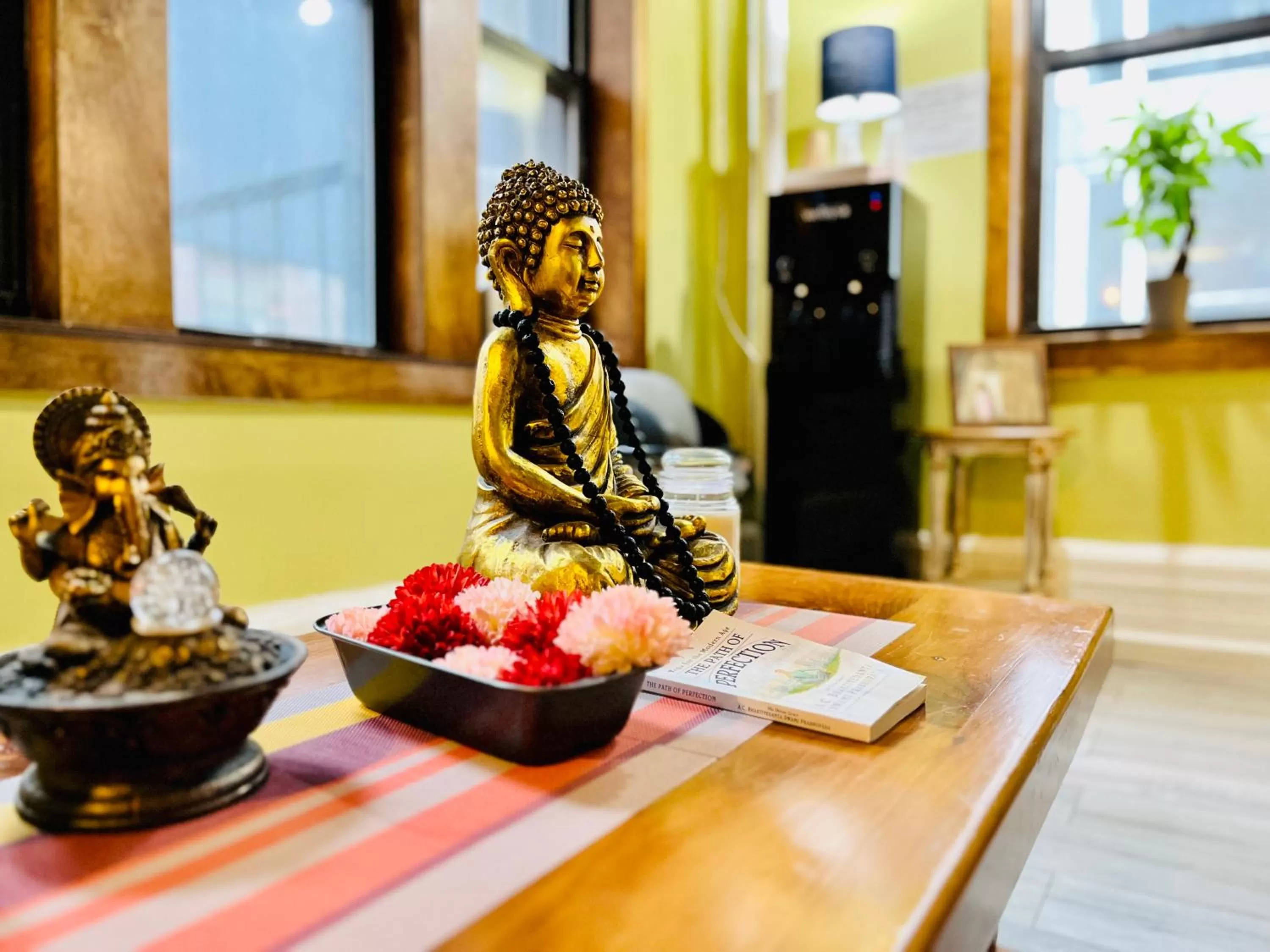 Seating area in New York Spirit Retreats HOSTEL
