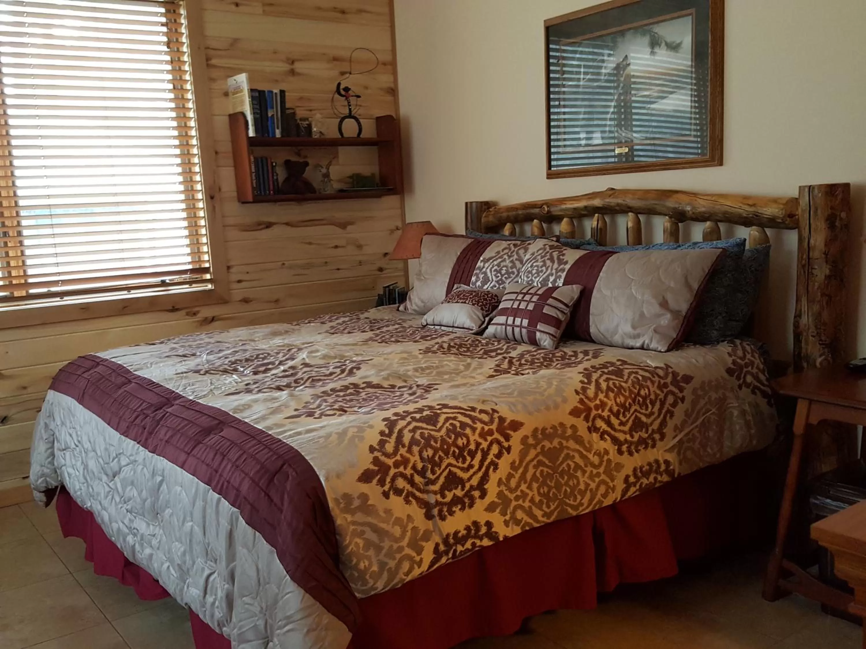 Bed in Elktrace Bed and Breakfast