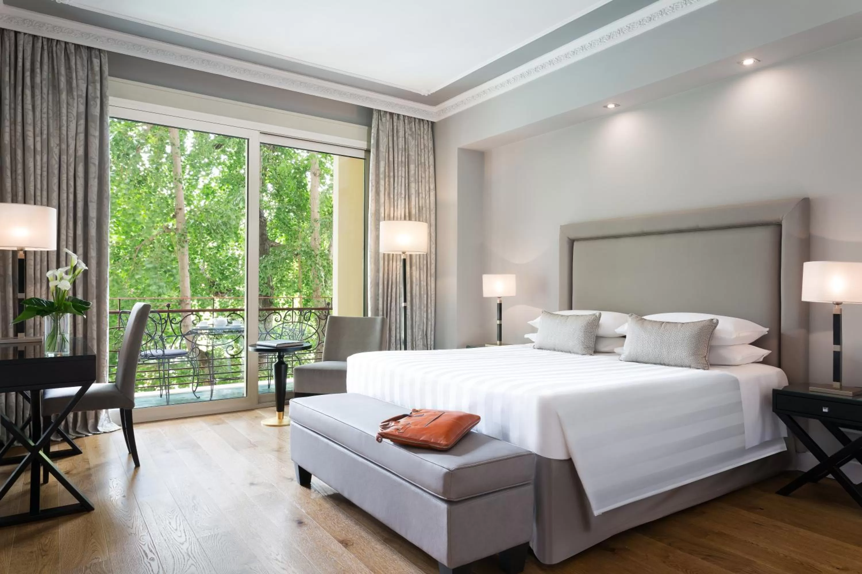 Bedroom, Bed in Sina Villa Medici, Autograph Collection