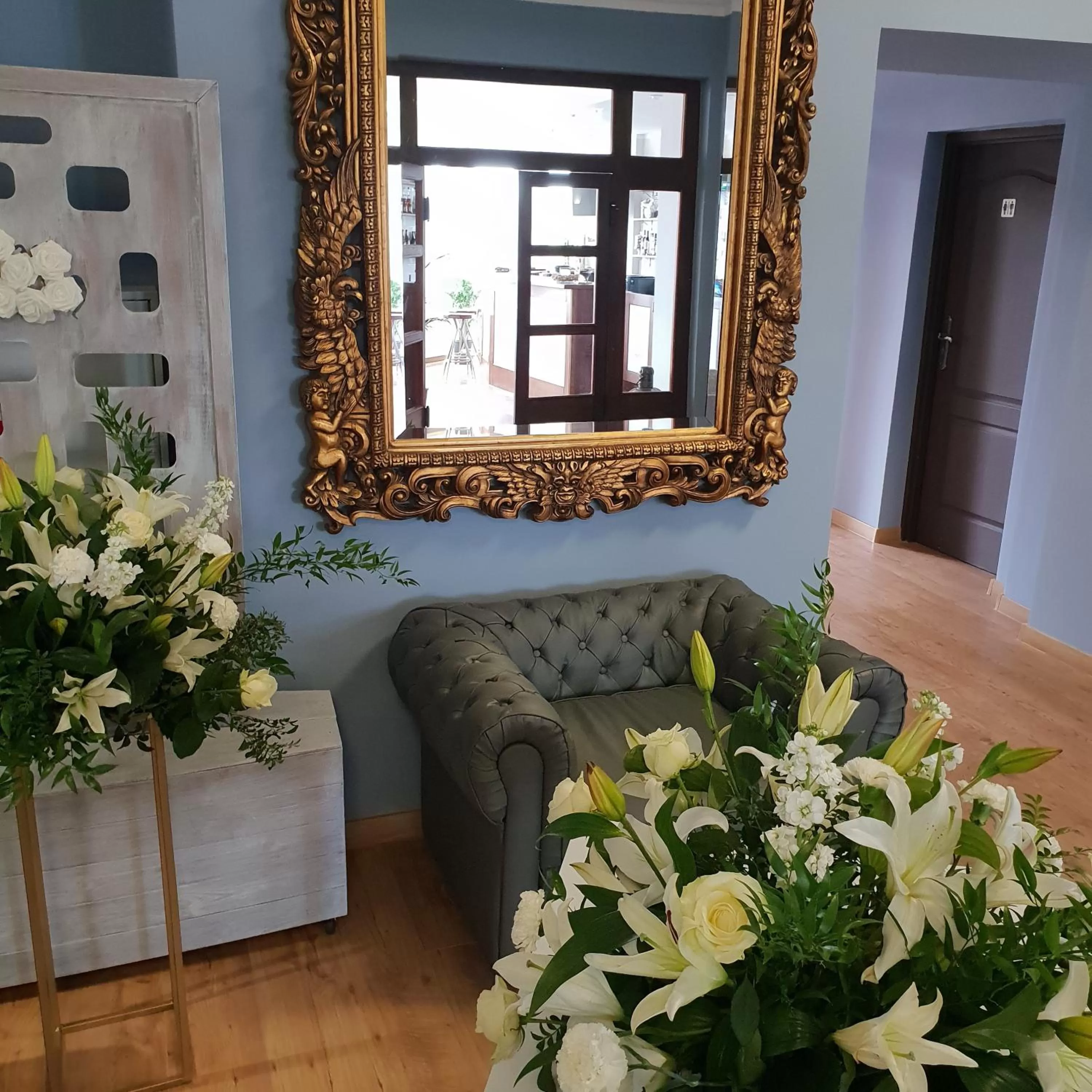 Lobby or reception in JACHTOWA Hotel i Restauracja