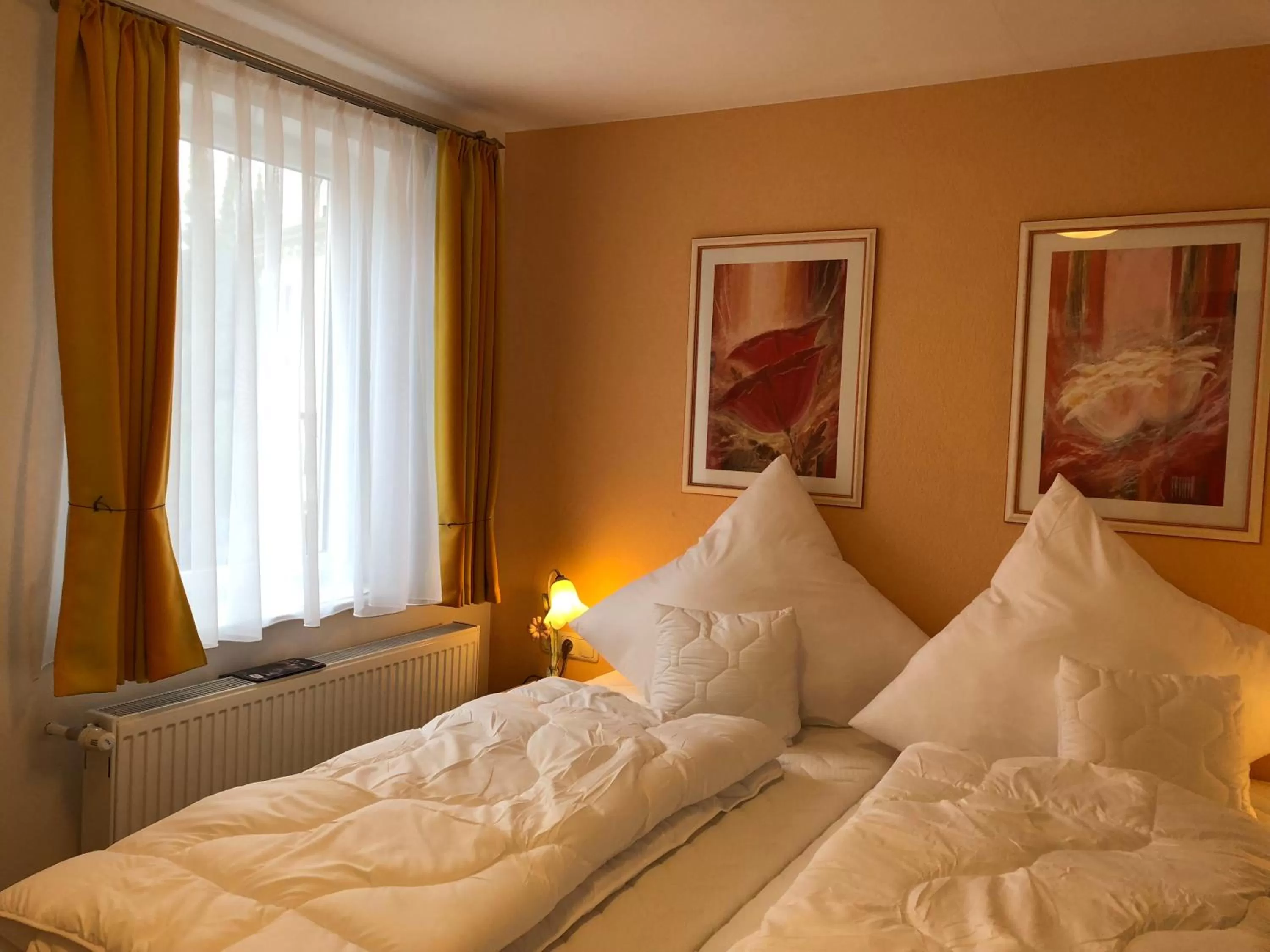 Bed in Hotel Alpenrose gut schlafen & frühstücken