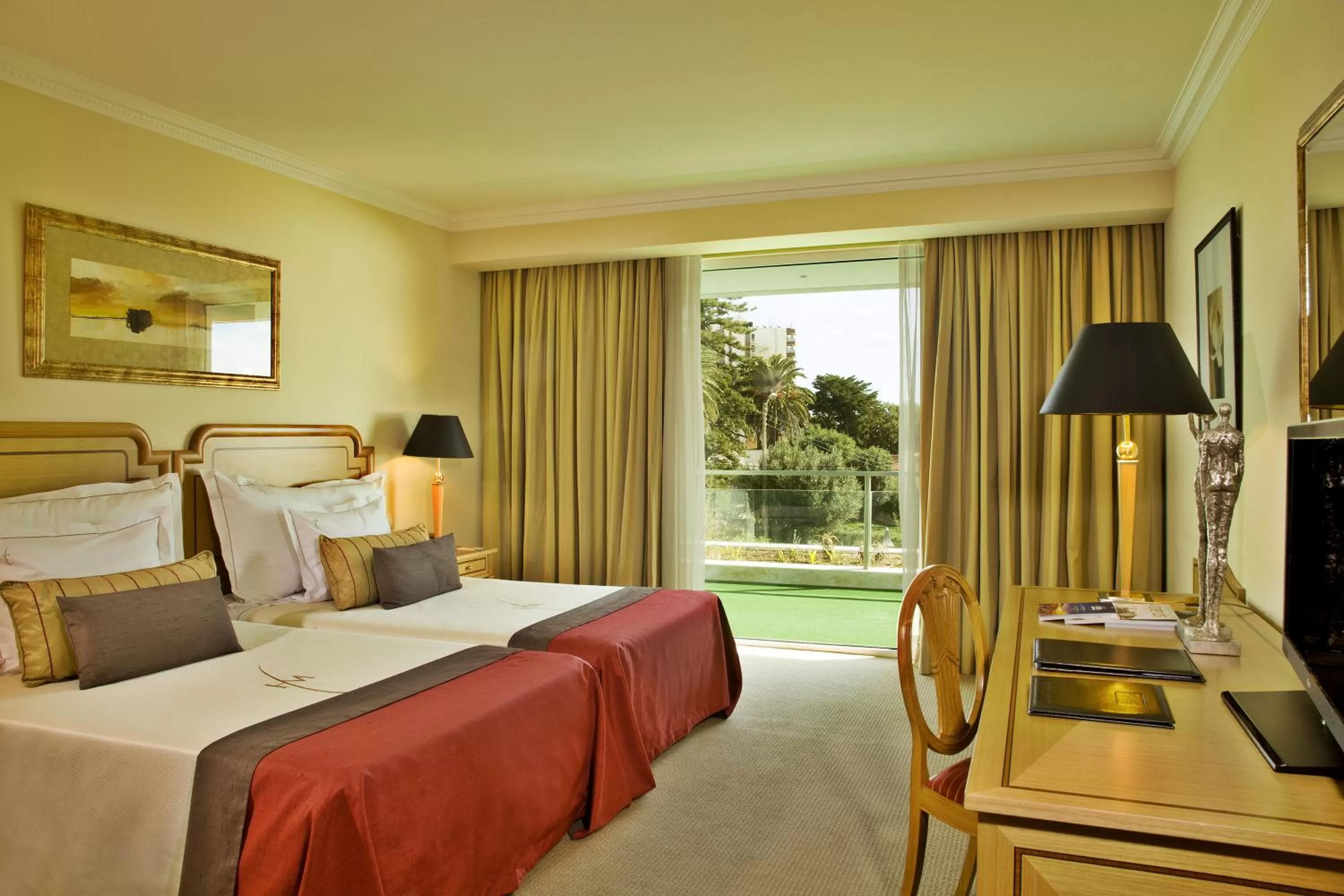 Pet Friendly Room - up to 10Kg in Hotel Cascais Miragem Health & Spa