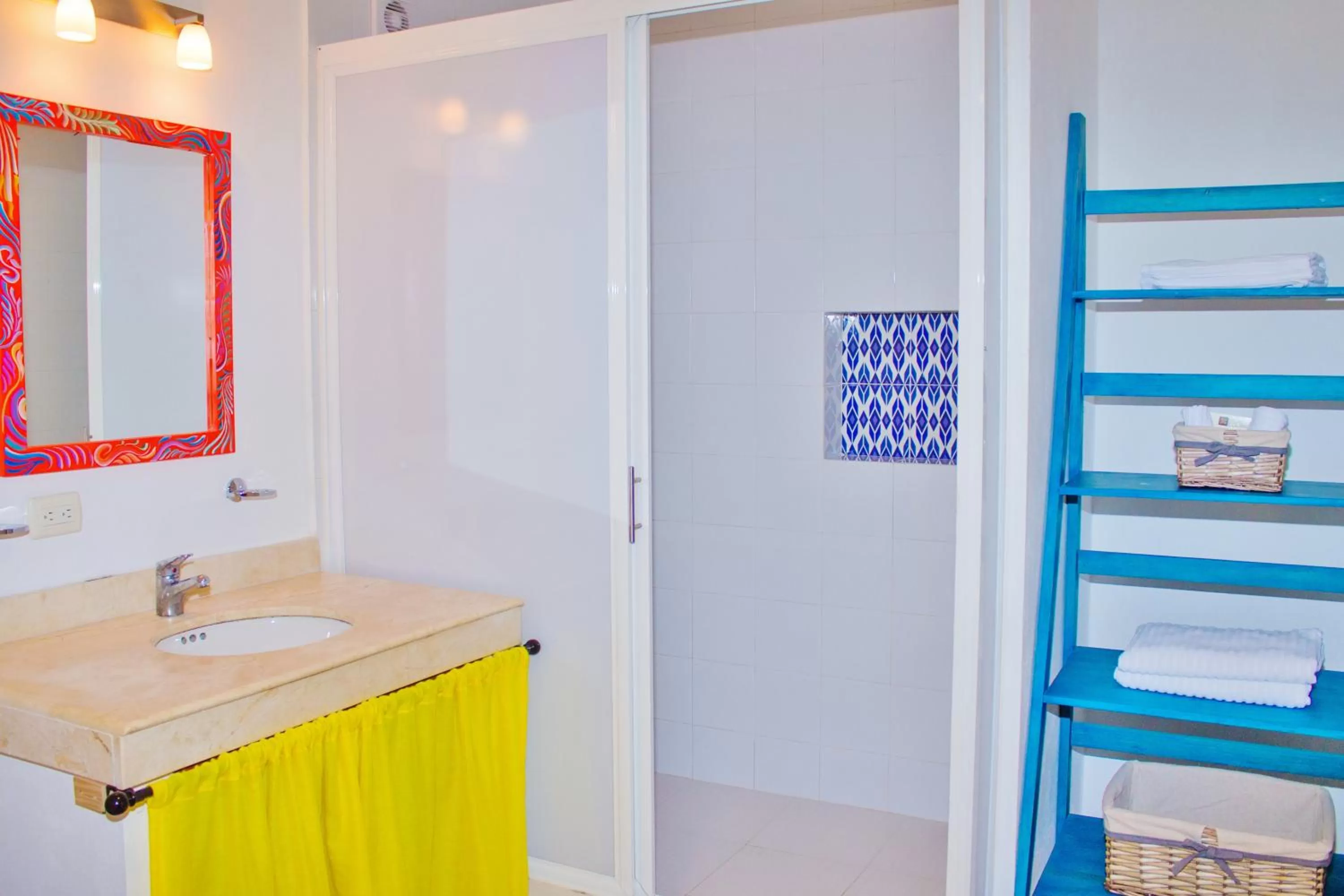 Shower in Hotel Villas Colibrí Suites & Bungalows