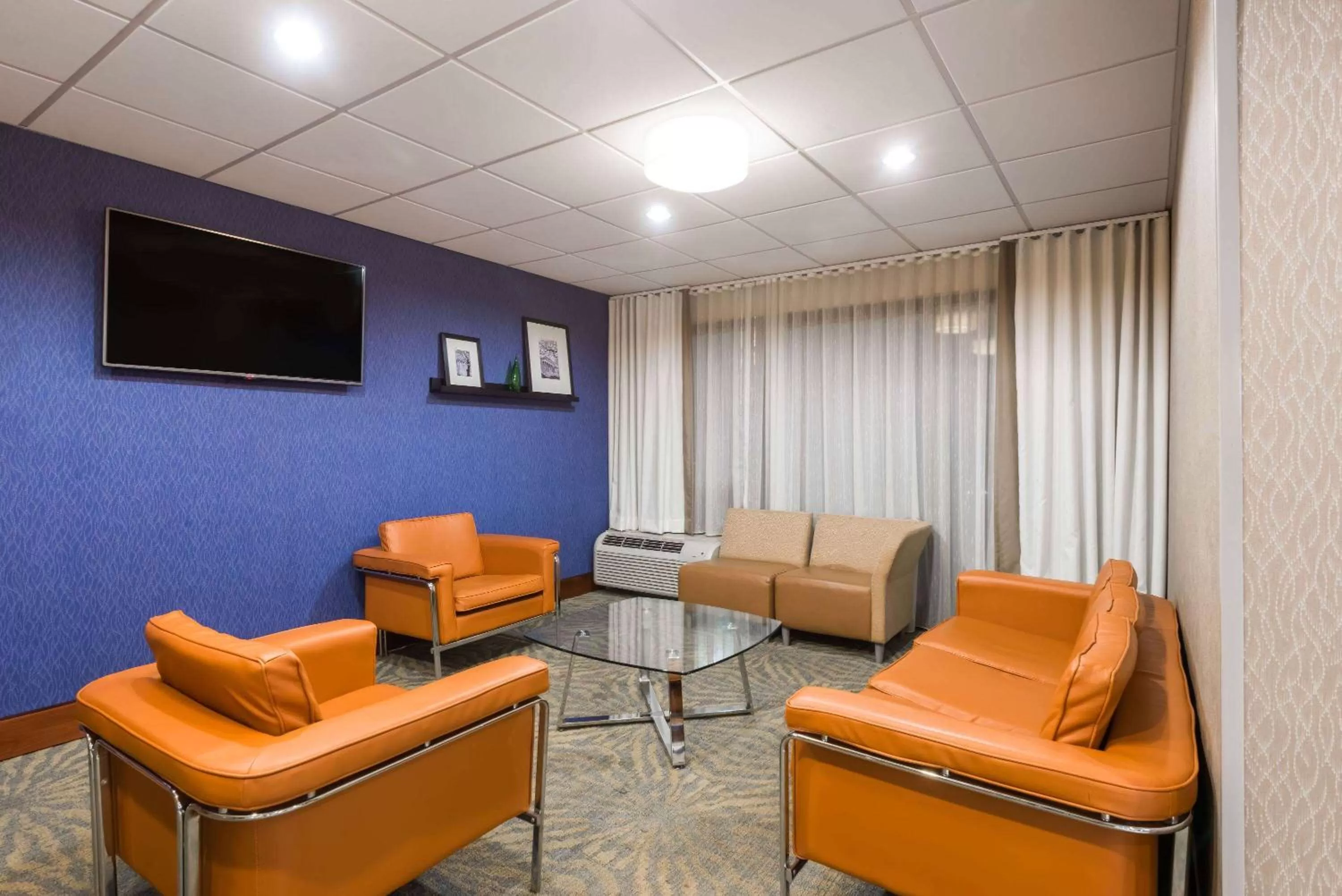 Lobby or reception in Wingate by Wyndham Springfield