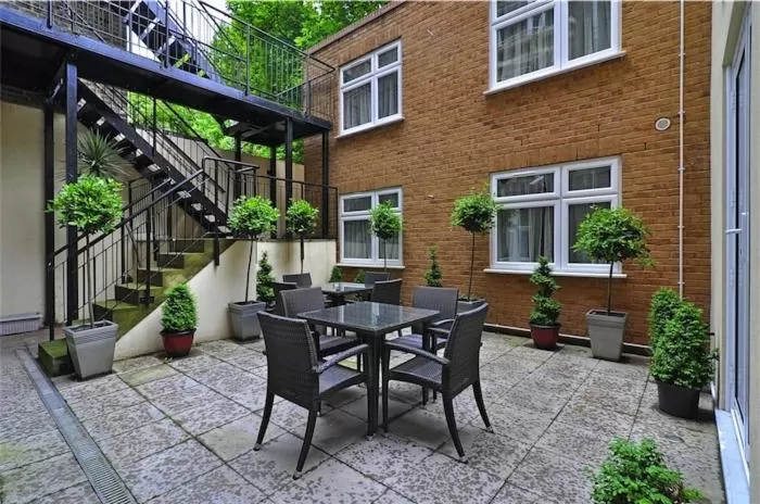 Facade/entrance in Hotel Oliver