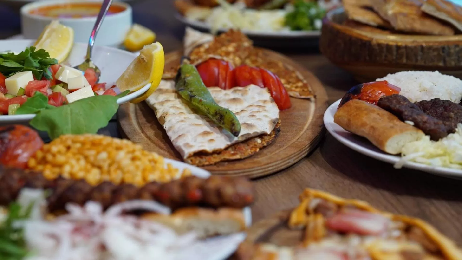 Food and drinks in Homey AirPort Hotel