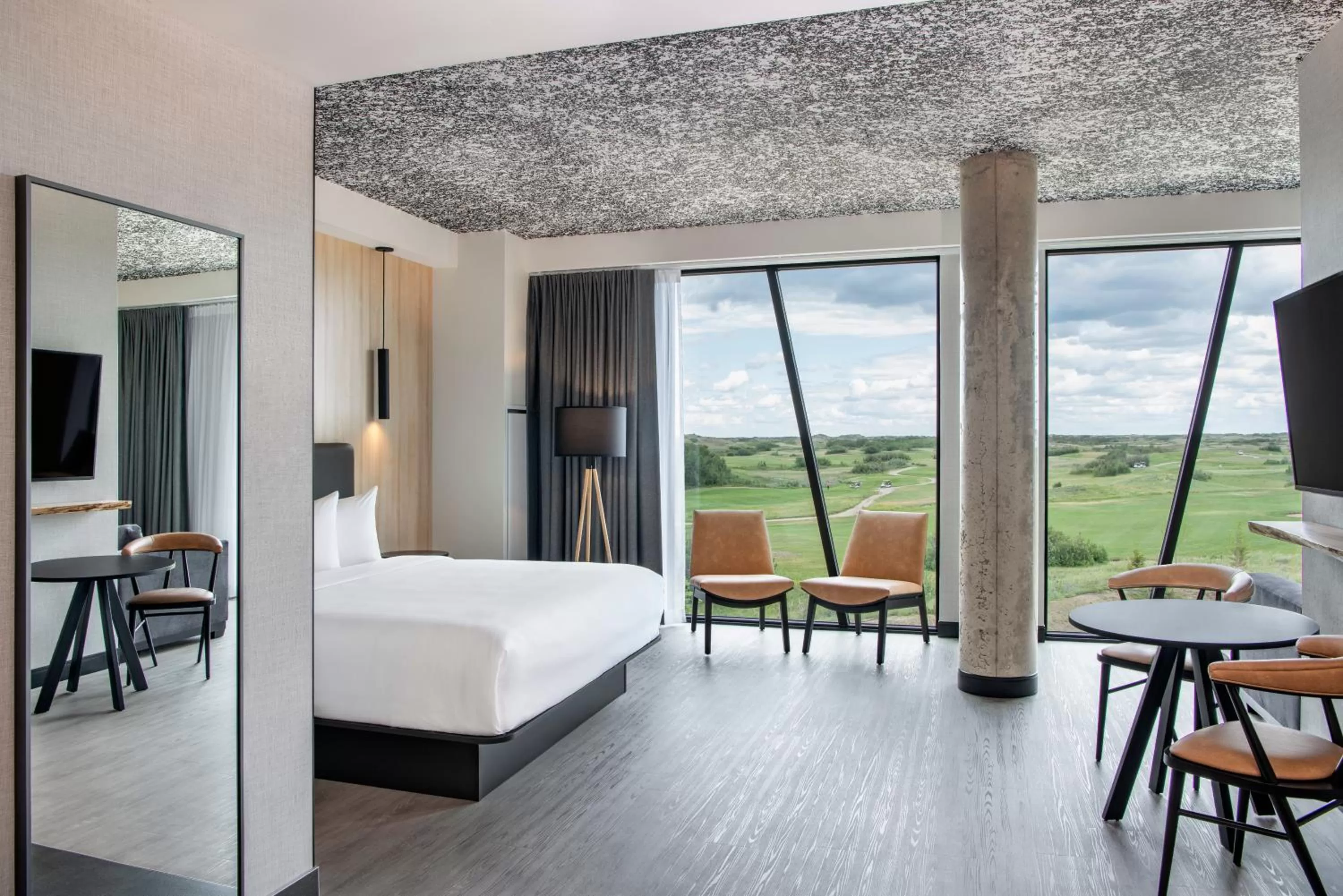 Photo of the whole room, Bed in Dakota Dunes Resort