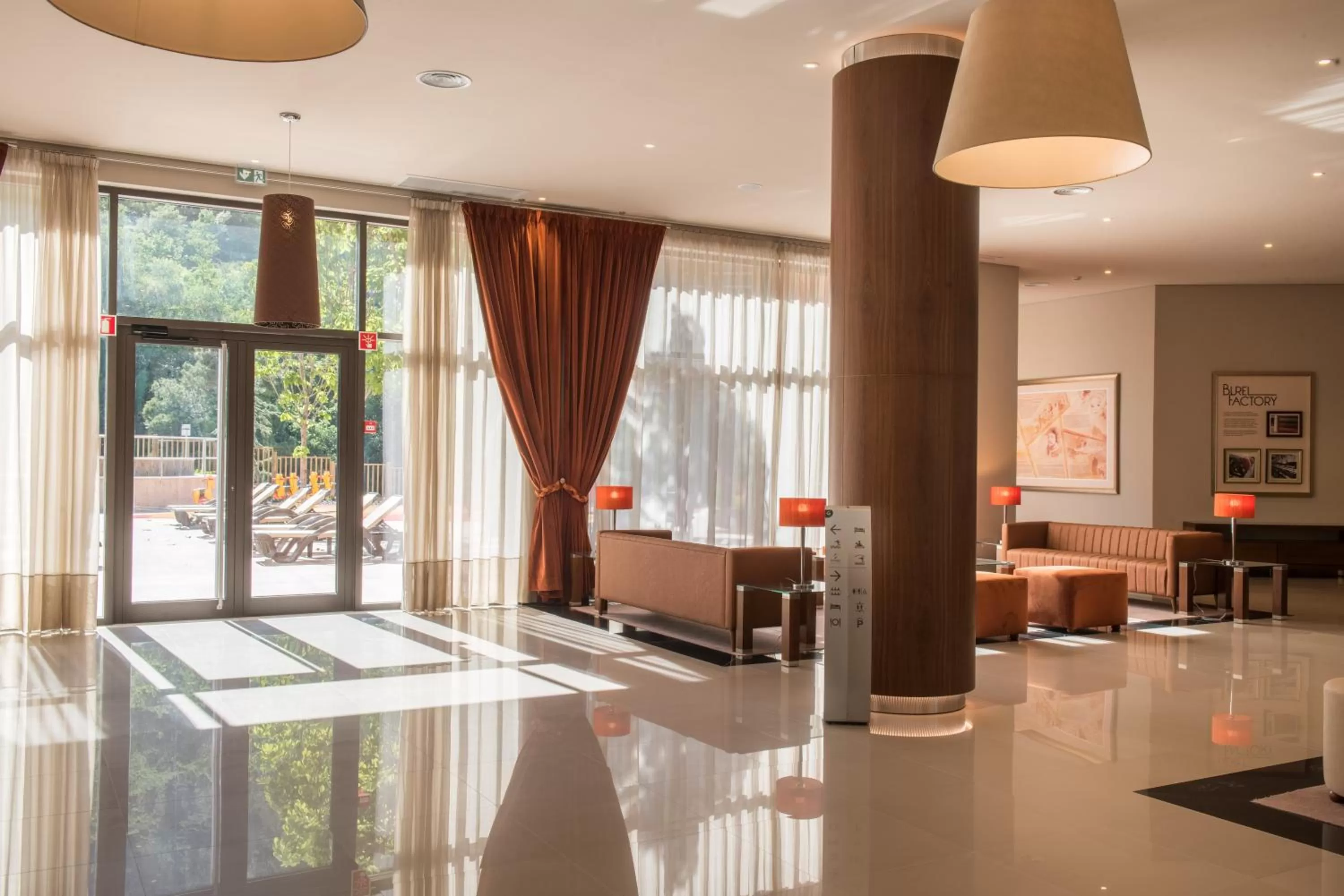 Lounge or bar in Vila Galé Collection Serra da Estrela