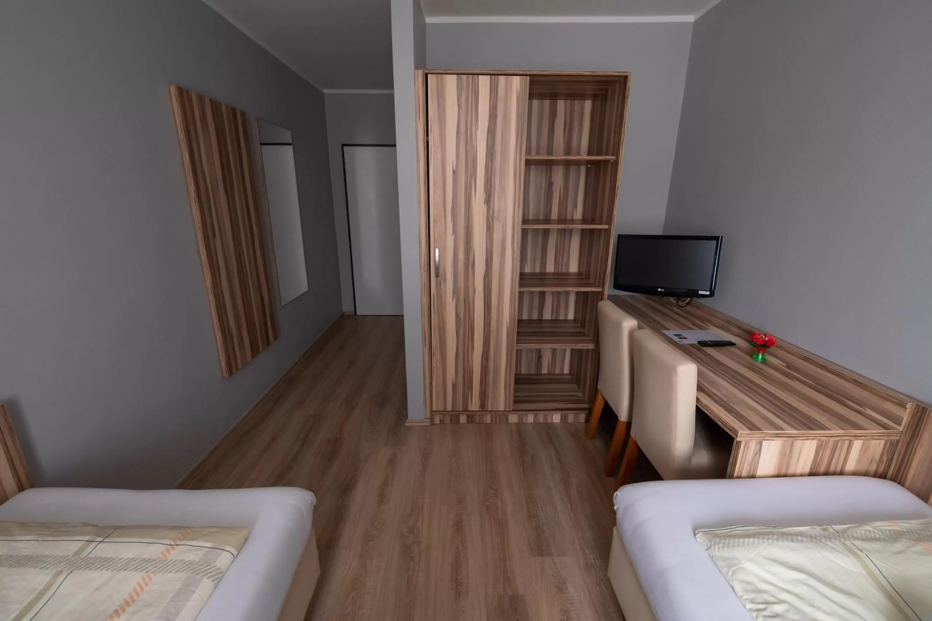 TV/Entertainment Center in Hotel Am Limes