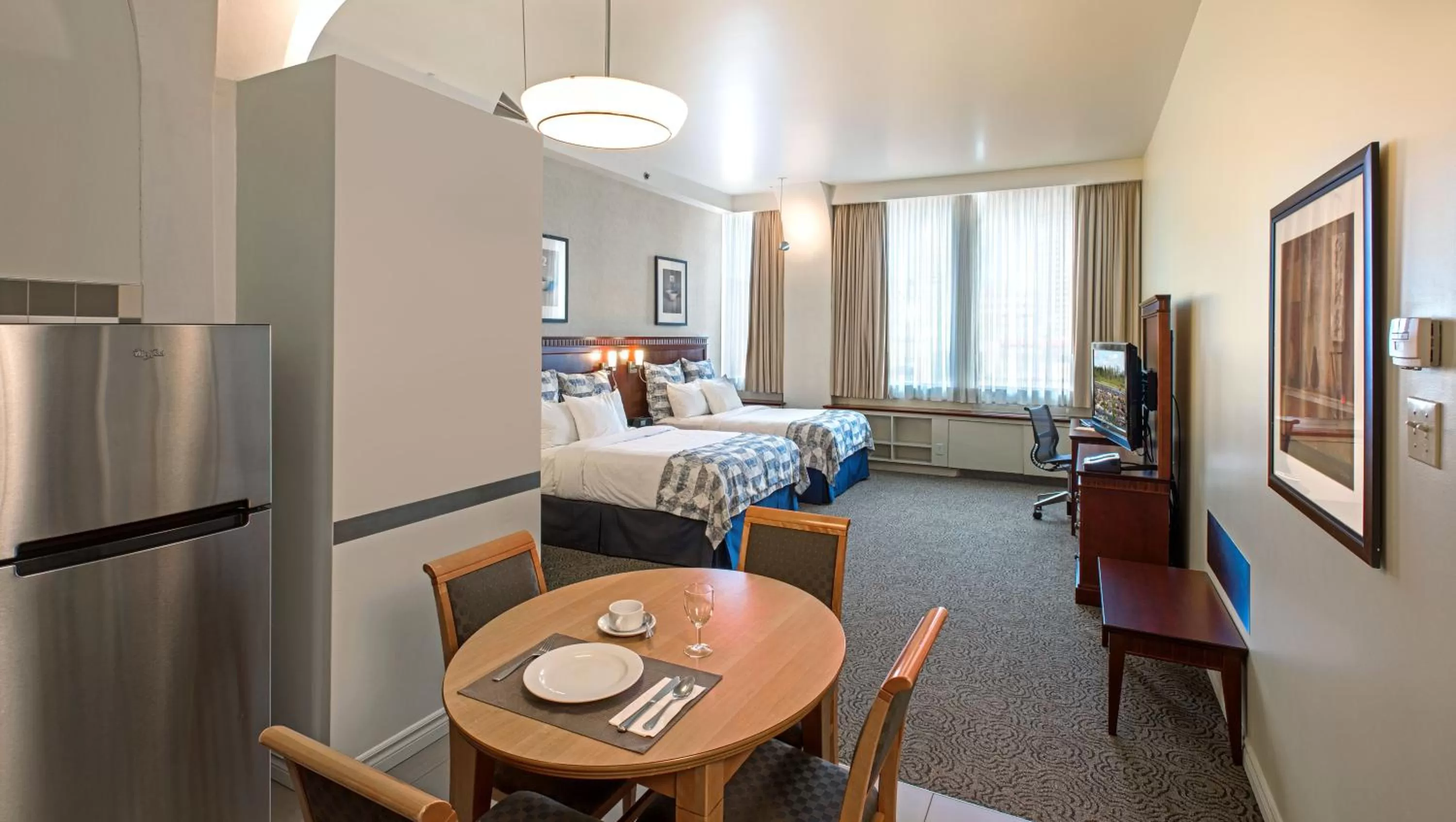 Photo of the whole room, Bed in Le Square Phillips Hôtel & Suites