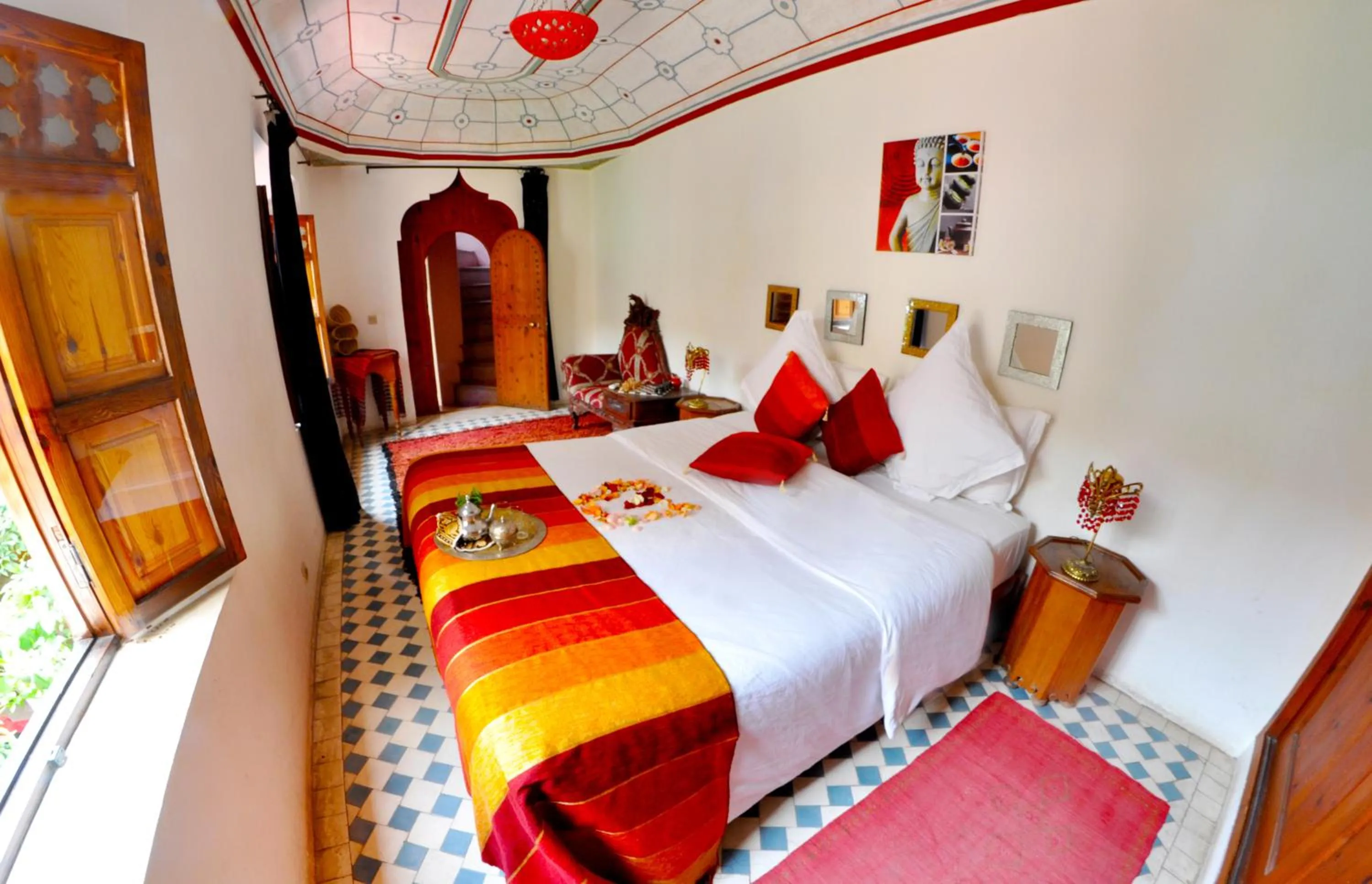 Photo of the whole room, Bed in Riad Hidden