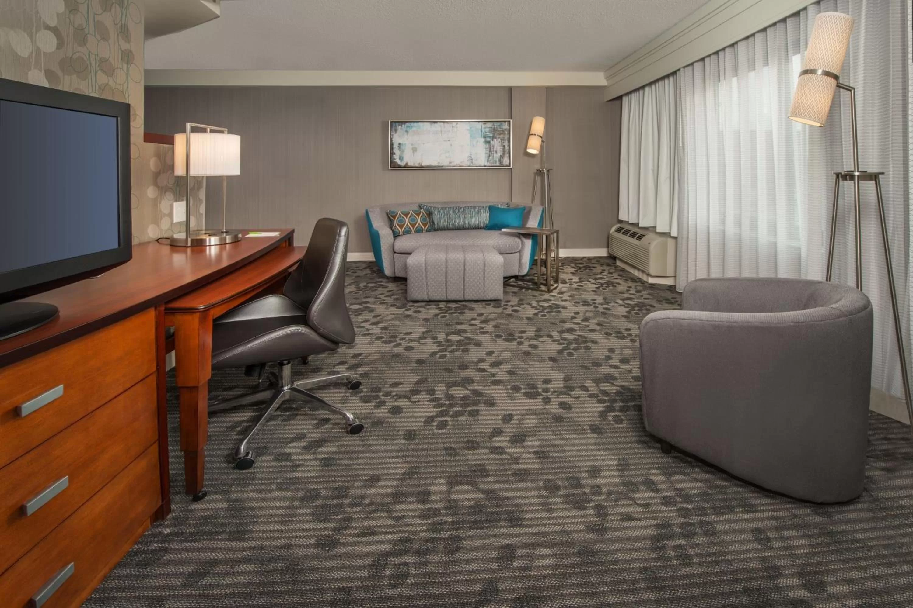 Photo of the whole room in Courtyard by Marriott Gaithersburg Washingtonian Center