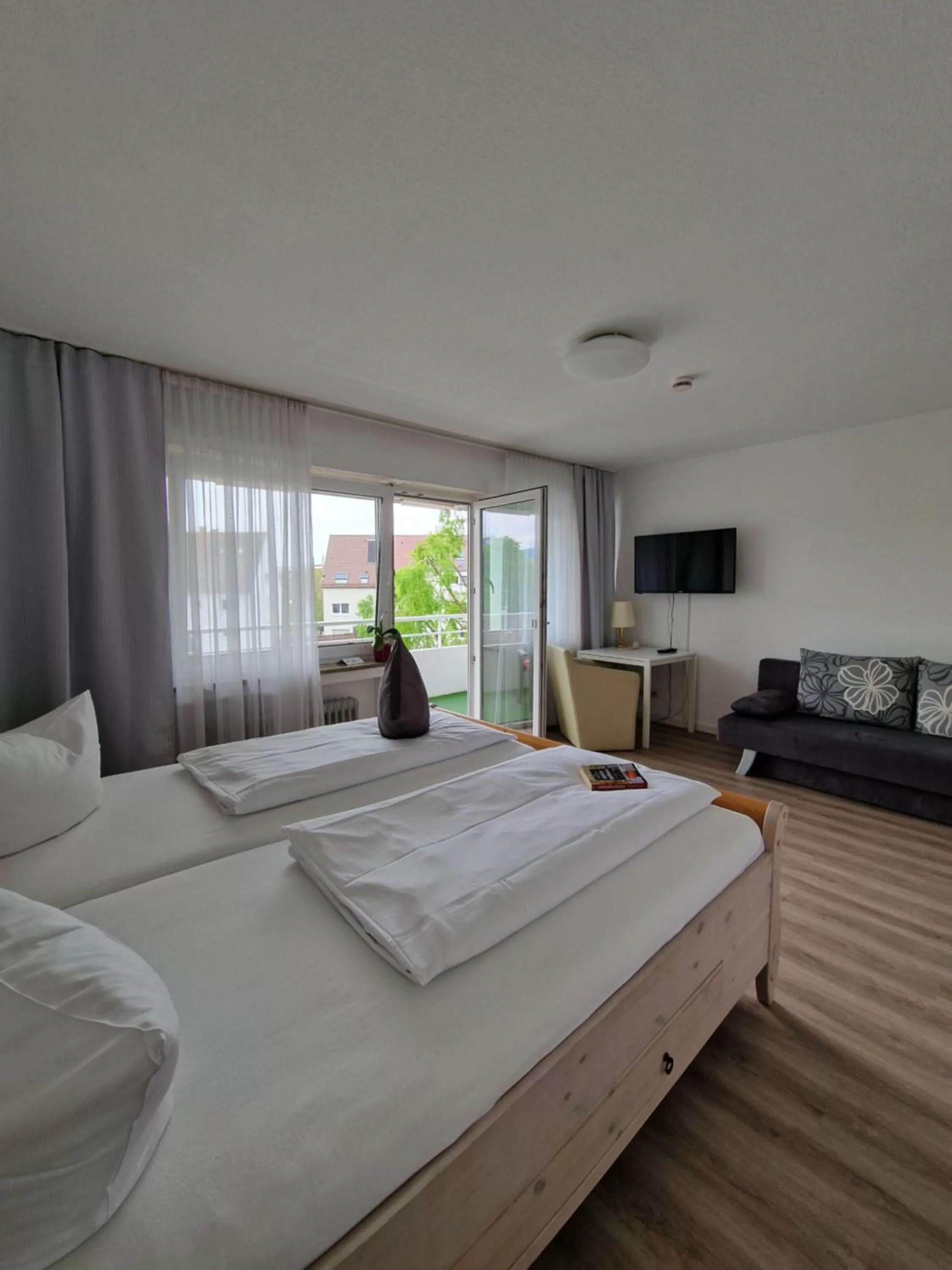 Photo of the whole room, Bed in Apart Hotel Freiburg
