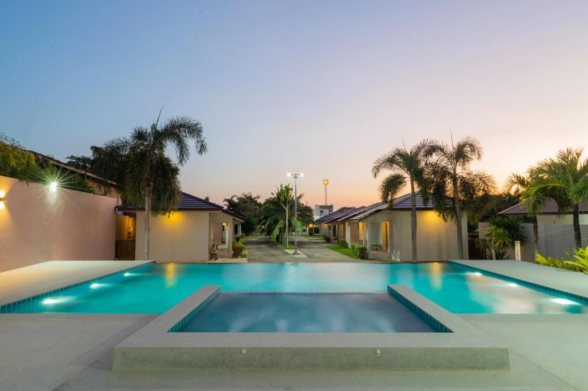 Swimming pool in AKARD Private Villas Sattahip