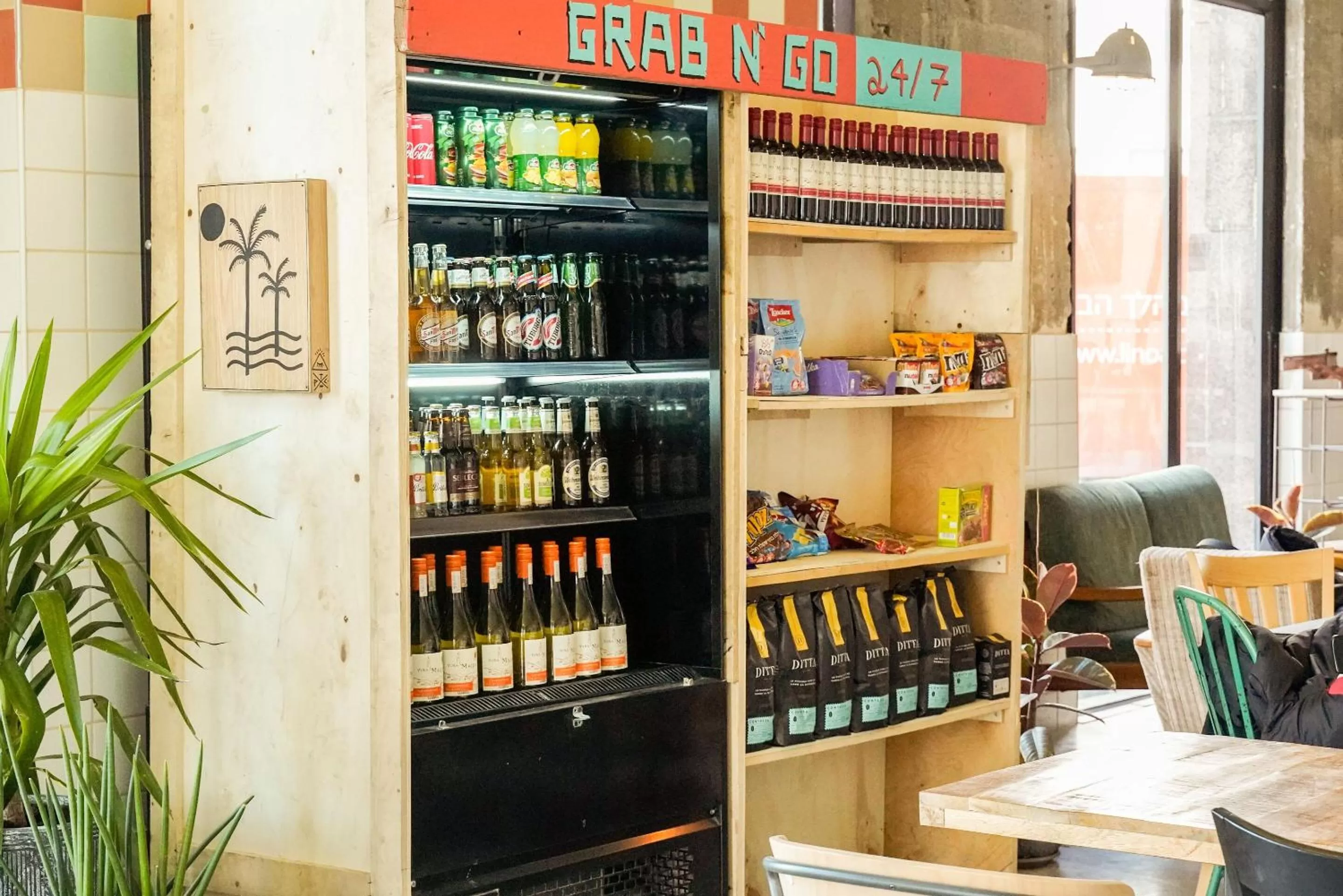 Food and drinks in Selina Tel Aviv Beach