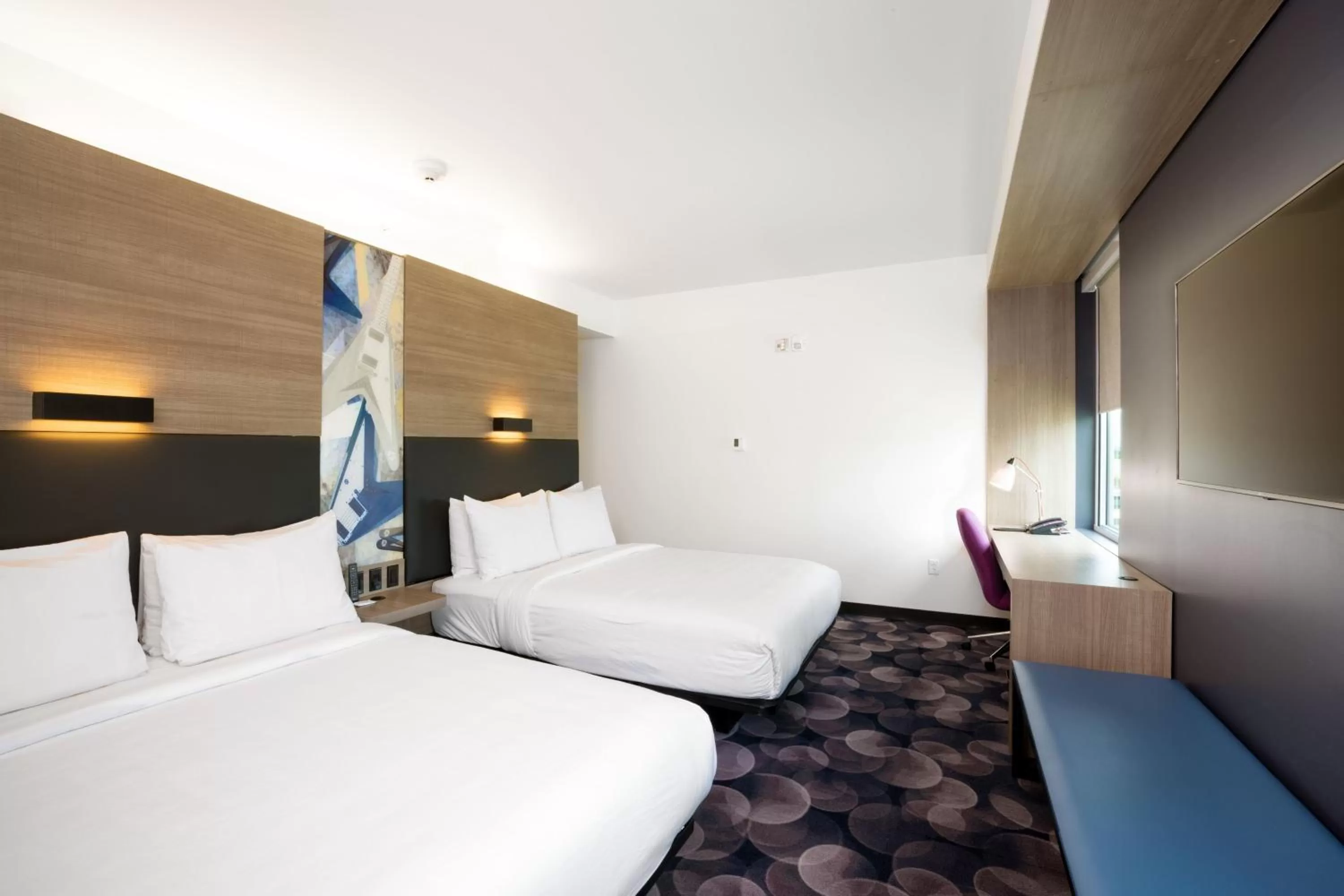 Photo of the whole room, Bed in Aloft Austin Airport