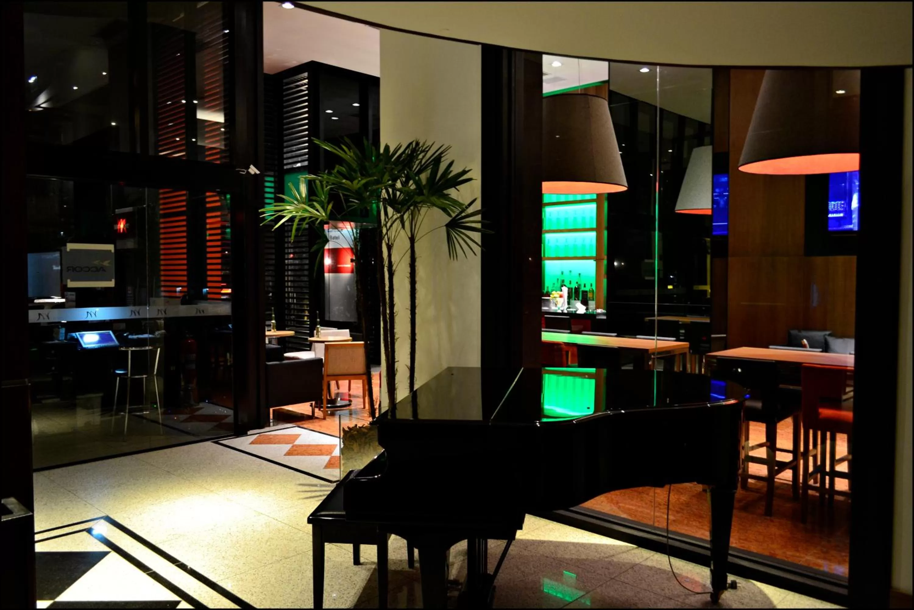 Lobby or reception in Mercure Curitiba Batel