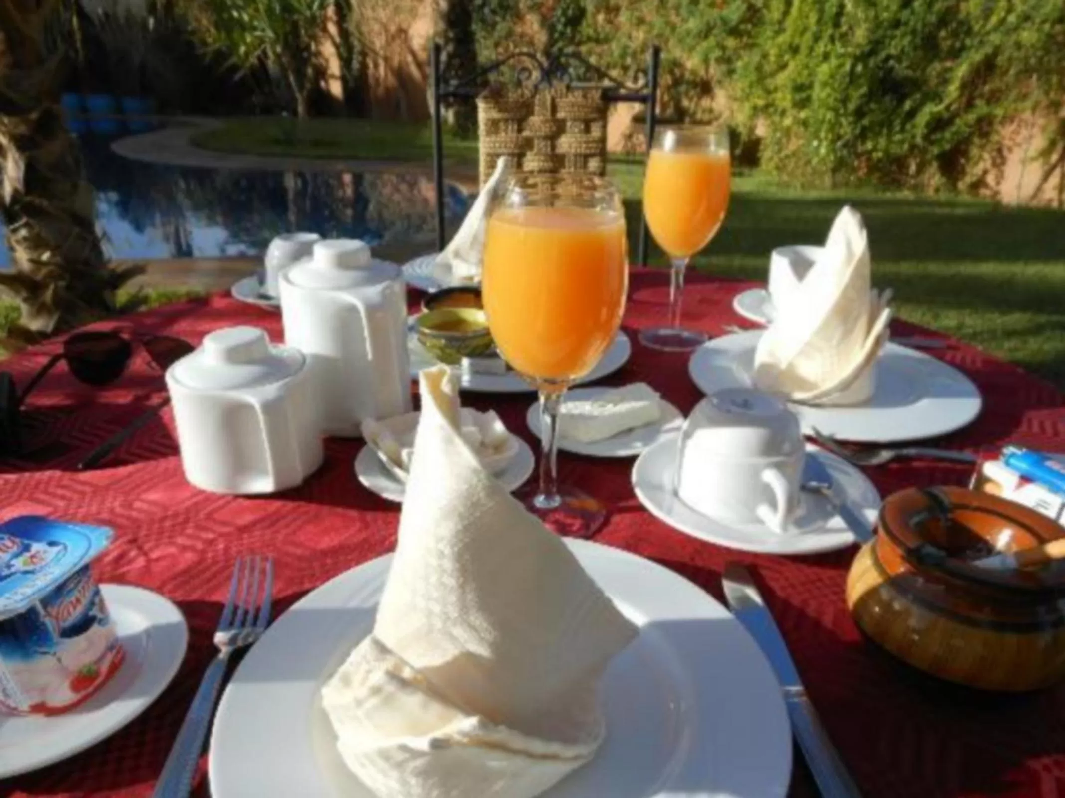 Food and drinks in Le Temple Des Arts