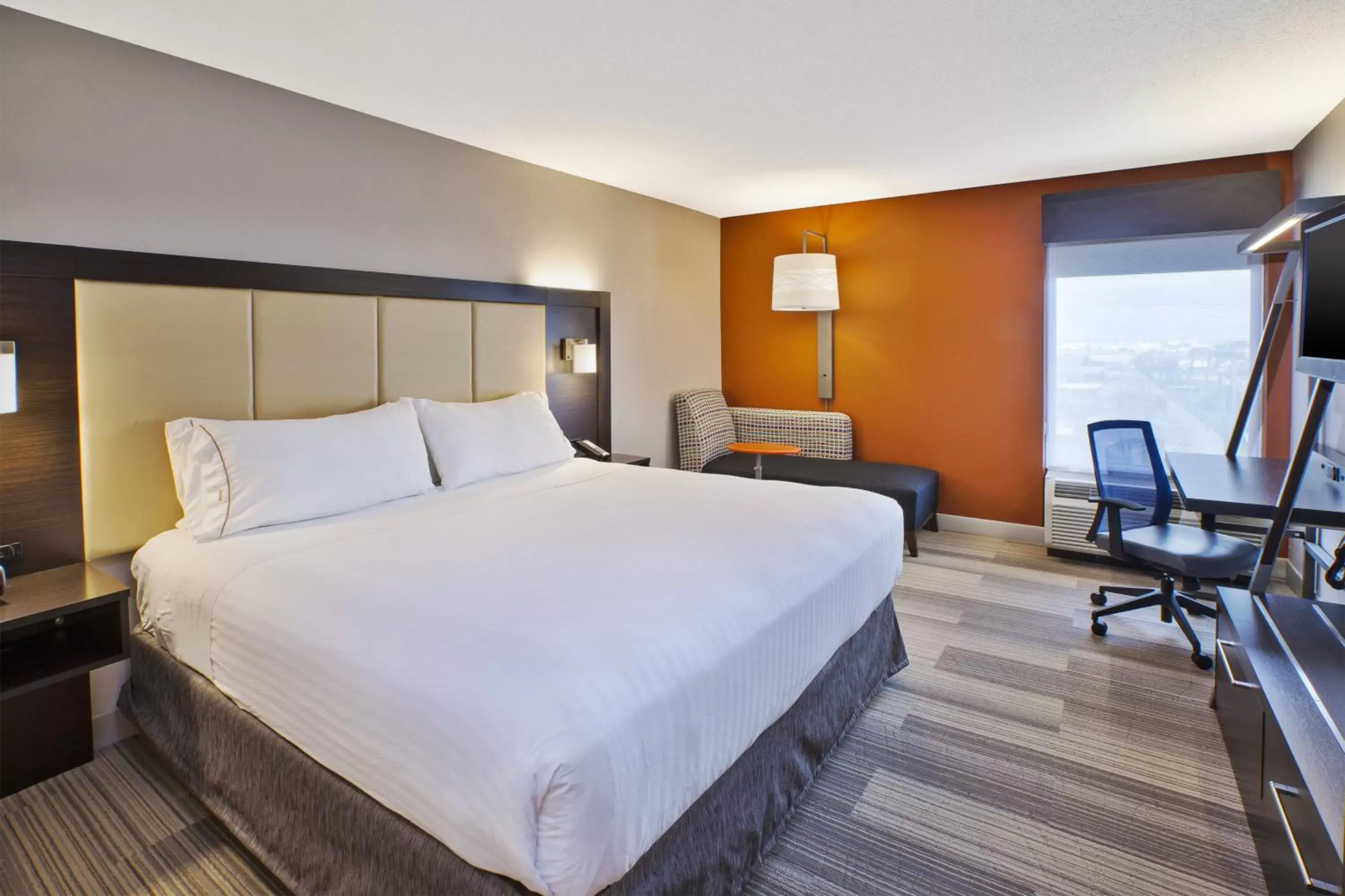 Holiday Inn Express & Suites Chicago-Midway Airport by IHG Holiday Inn Express & Suites Chicago-Midway Airport by IHG