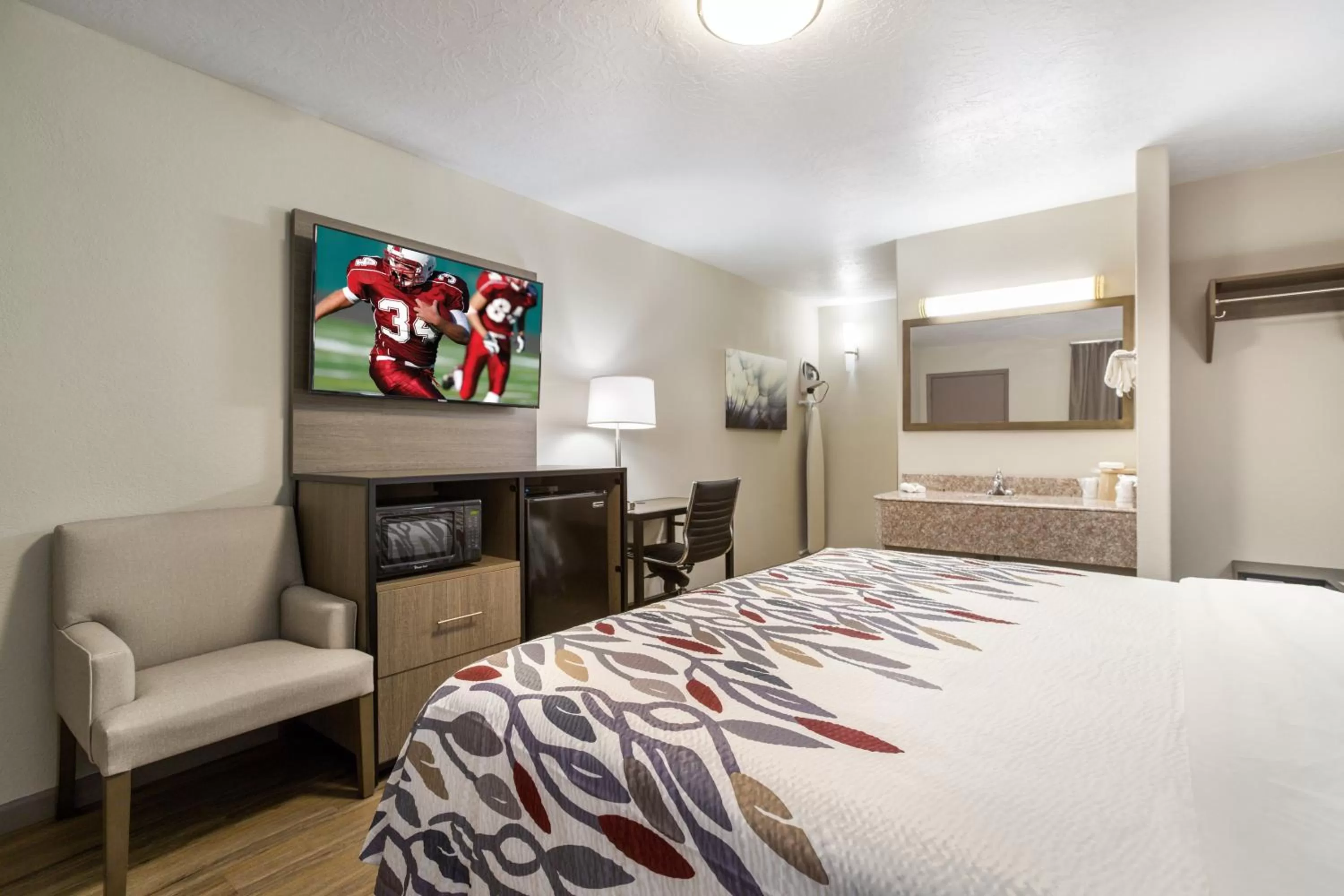 Superior King Room Disability Access/Smoke Free in Baymont by Wyndham Socorro