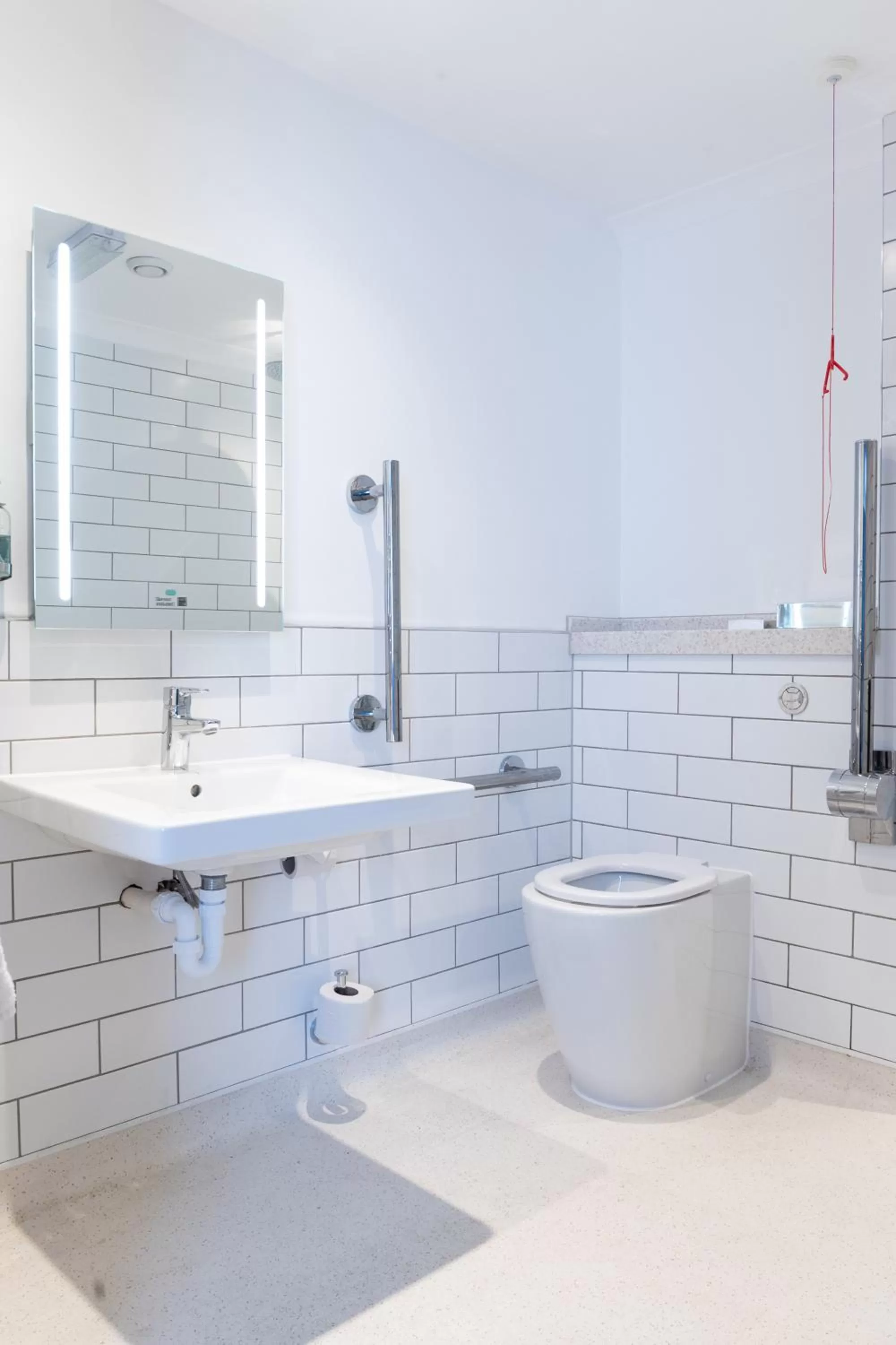 Bathroom in The Oatlands Chaser by Innkeeper's Collection