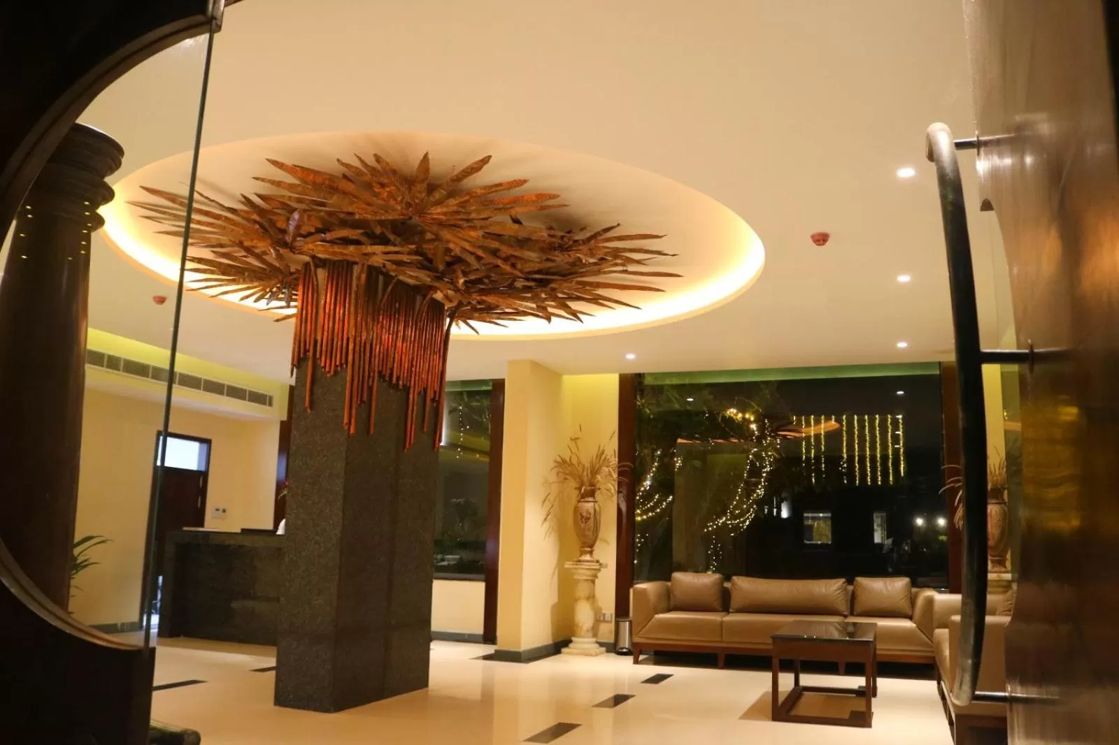 Earl's Regent Negombo "Golden Shore at Your Door - Find Your Dream Stay"