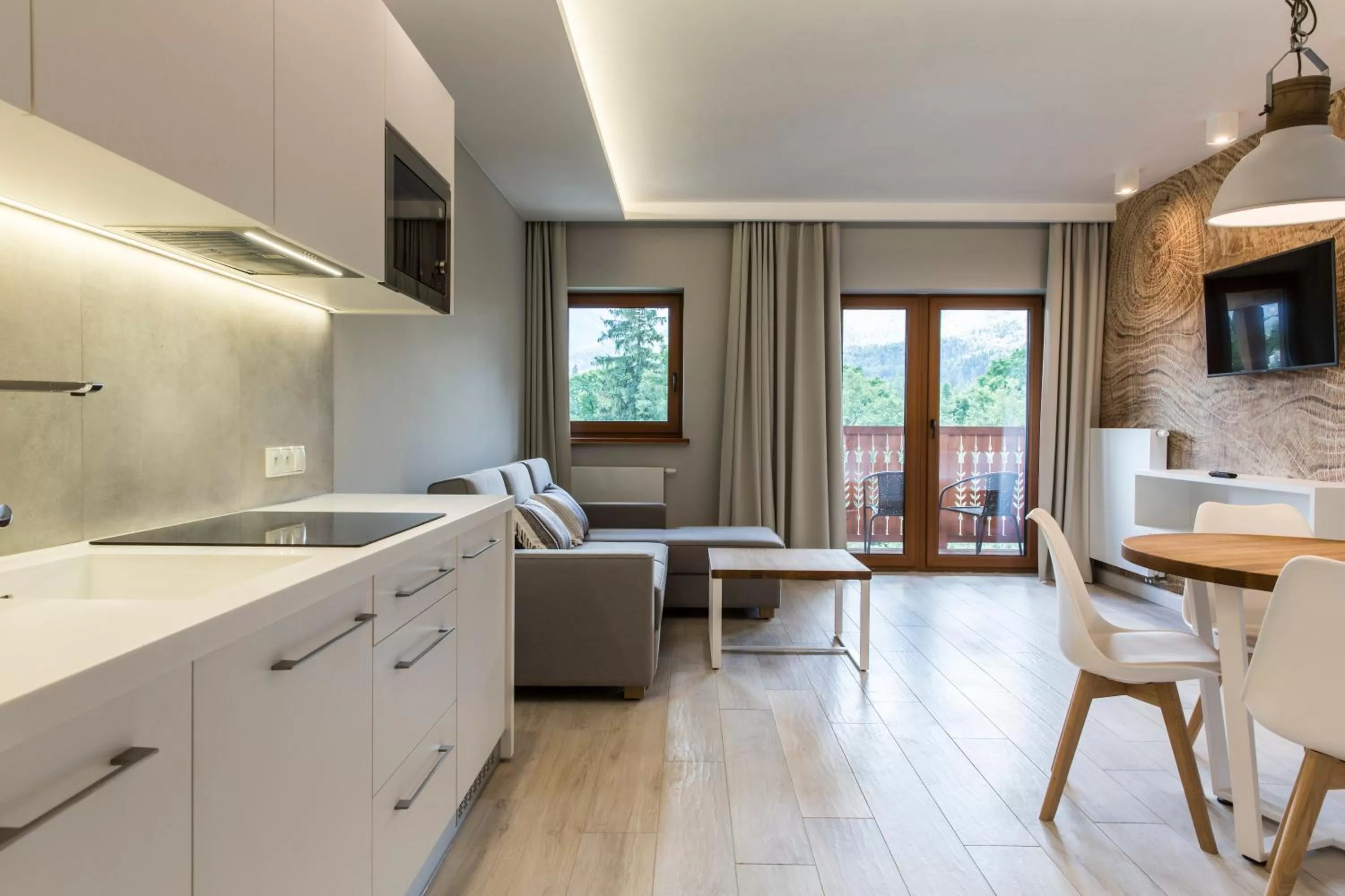 TV and multimedia in Royal Hill Residence