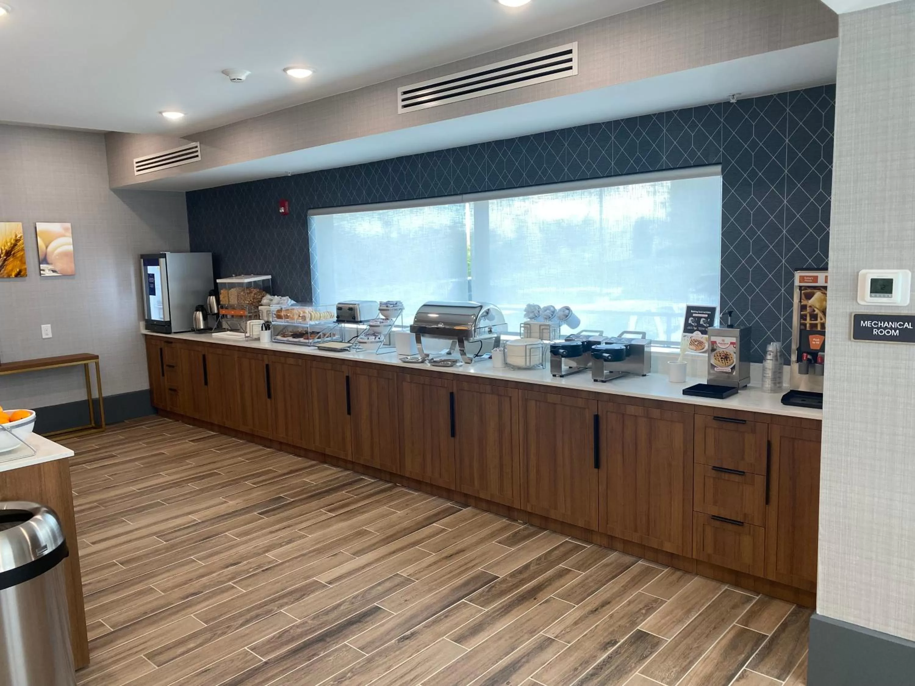 Coffee/tea facilities in Comfort Inn & Suites Gallatin - Nashville Metro