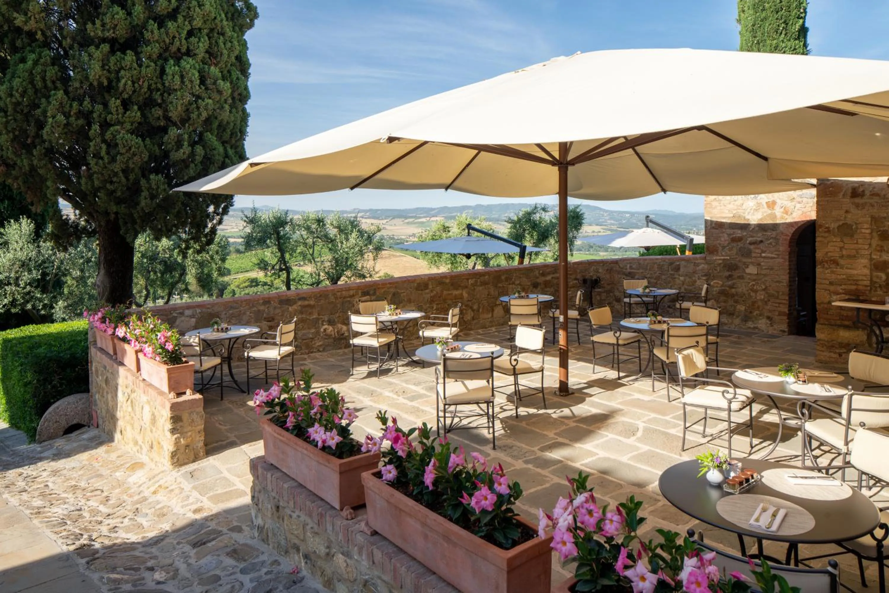 Breakfast in Castello Banfi - Il Borgo - Relais et Chateaux