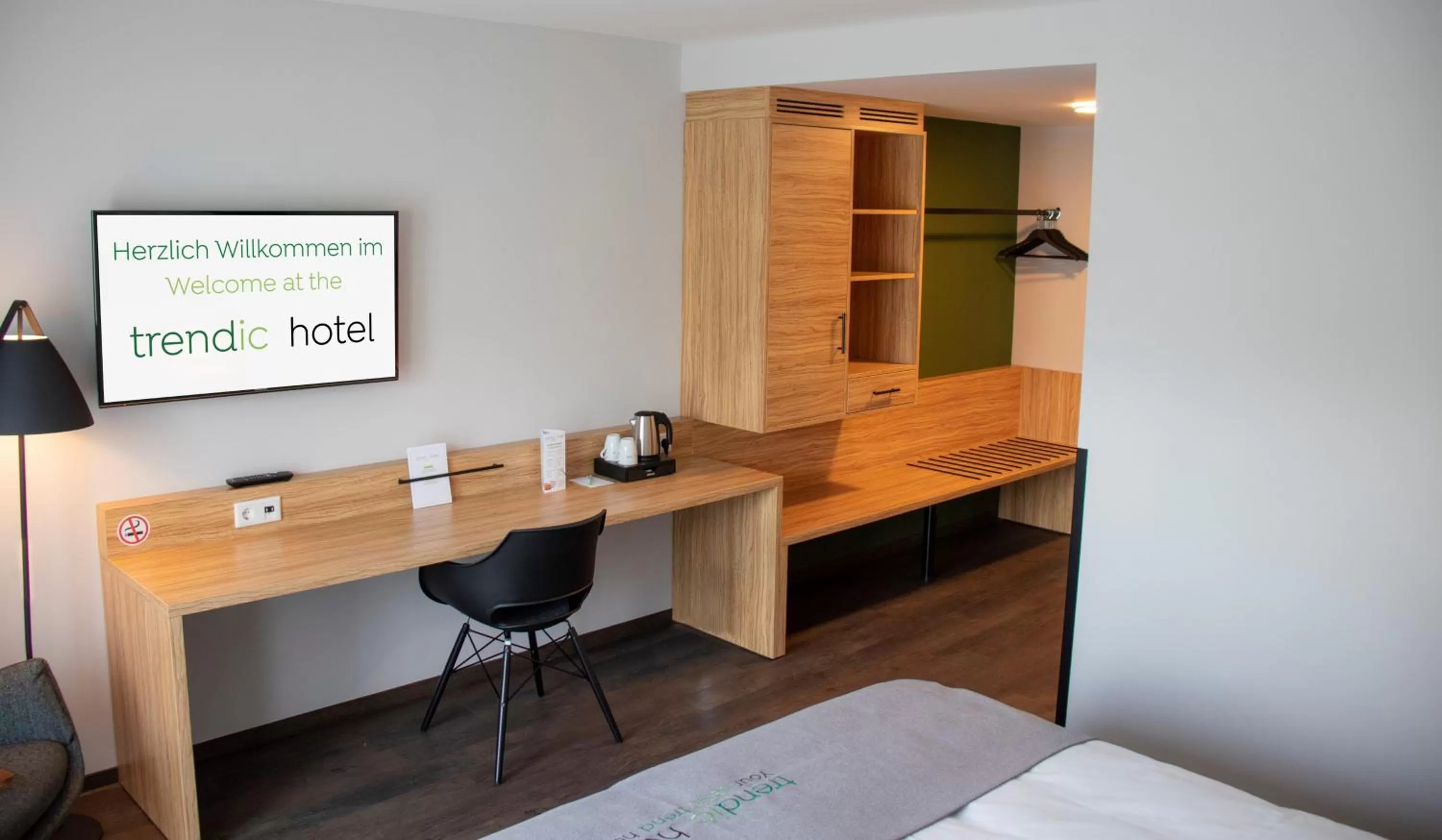 TV and multimedia, Bed in Trendic Hotel