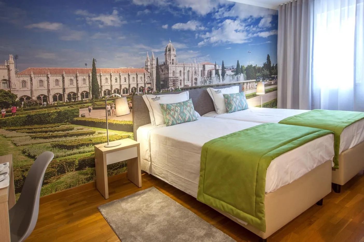 Bed in Famous Crows Lisbon Suites