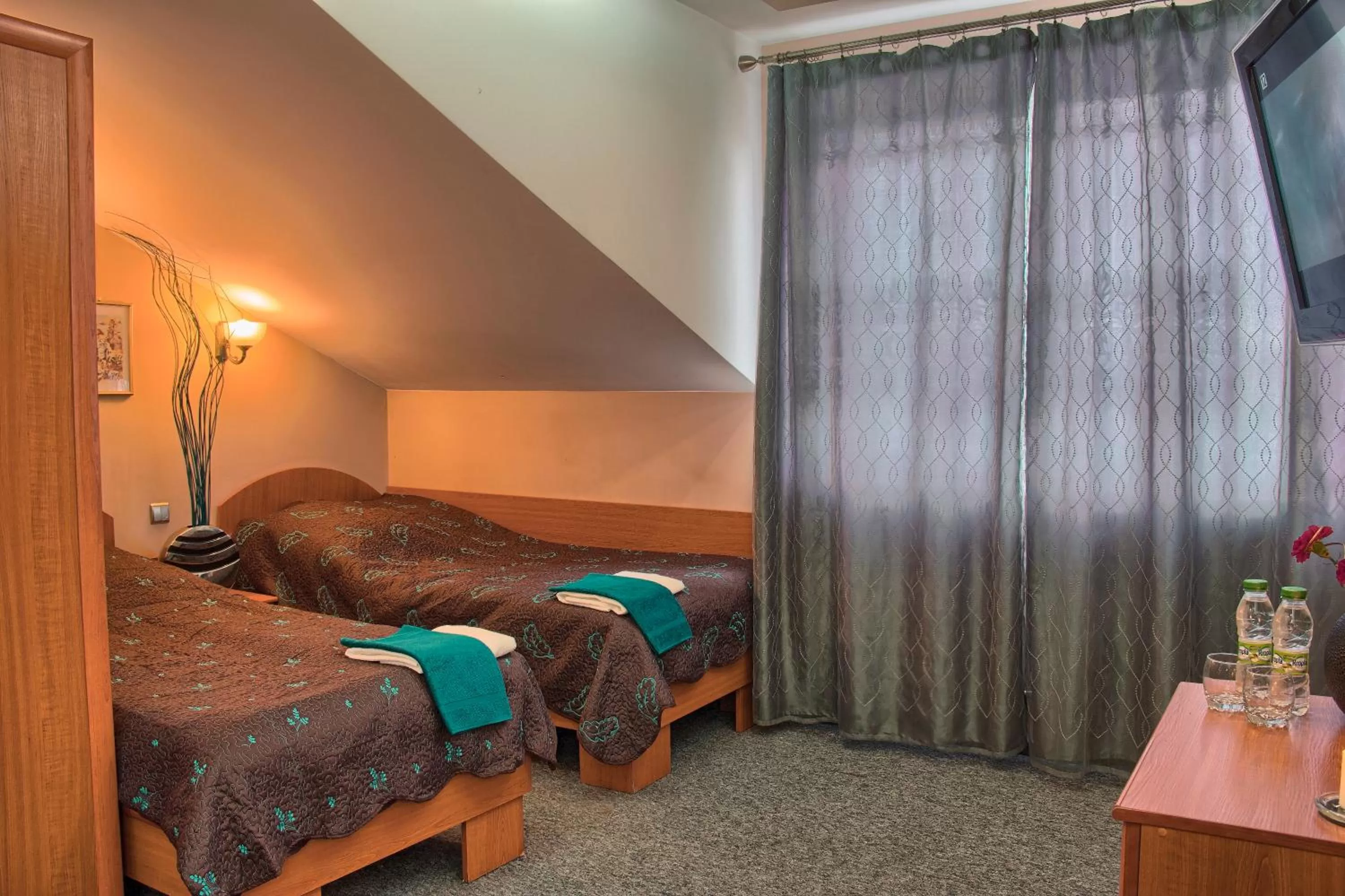 Triple Room with Private Bathroom in Hotel Kasieńka