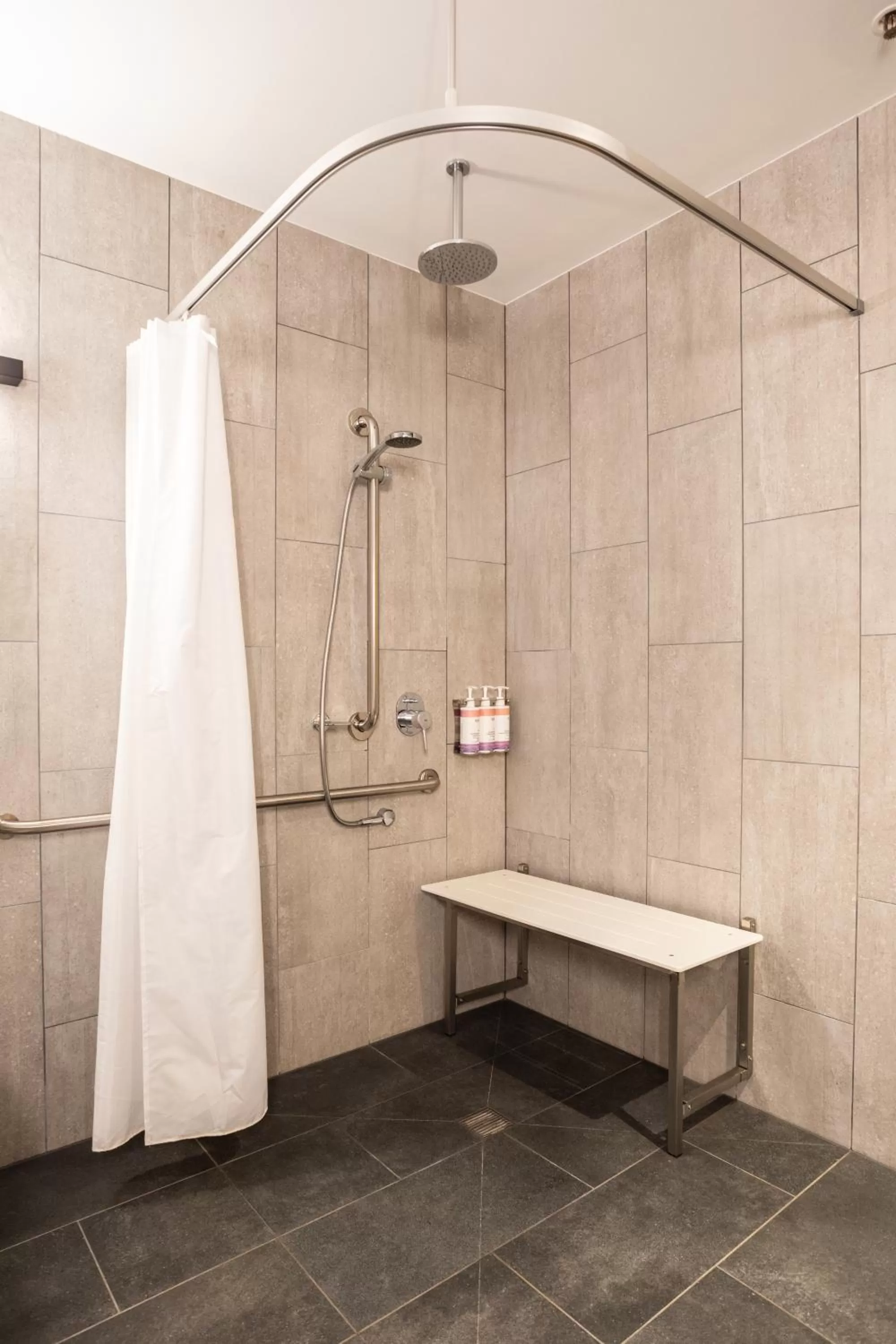 Shower in Mövenpick Hotel Hobart