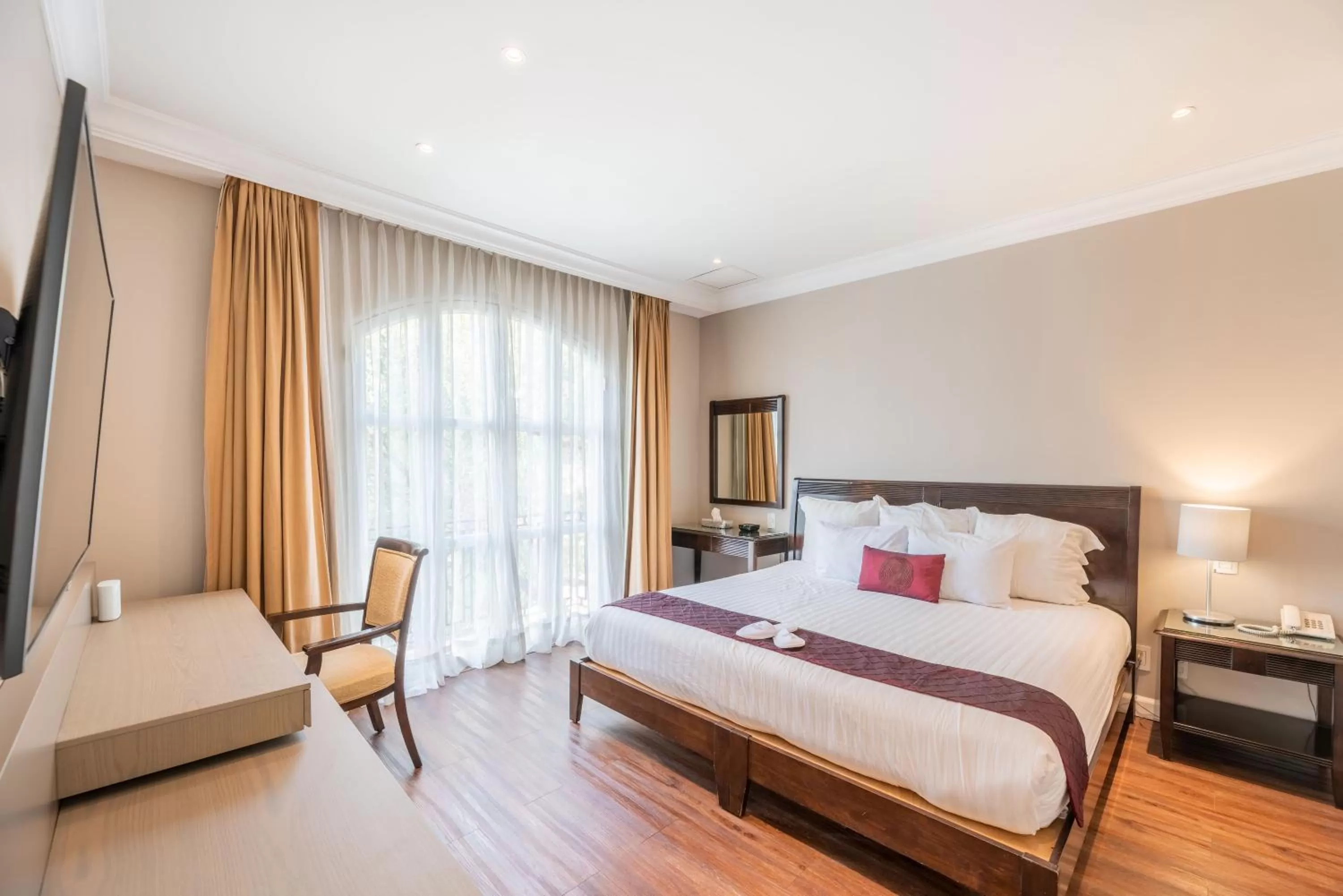 Bedroom, Bed in Grand Polanco Residencial