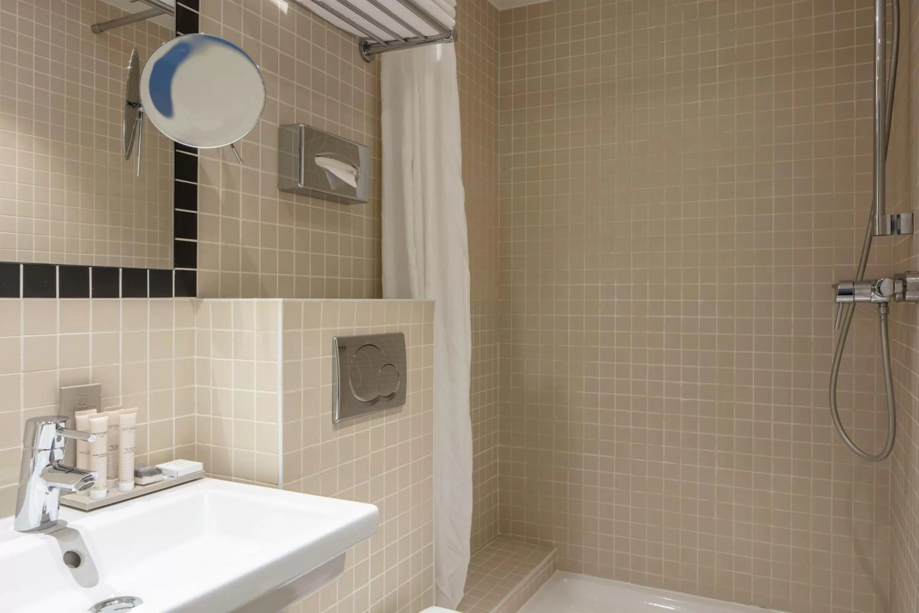 Bathroom in Hotel Palm - Astotel