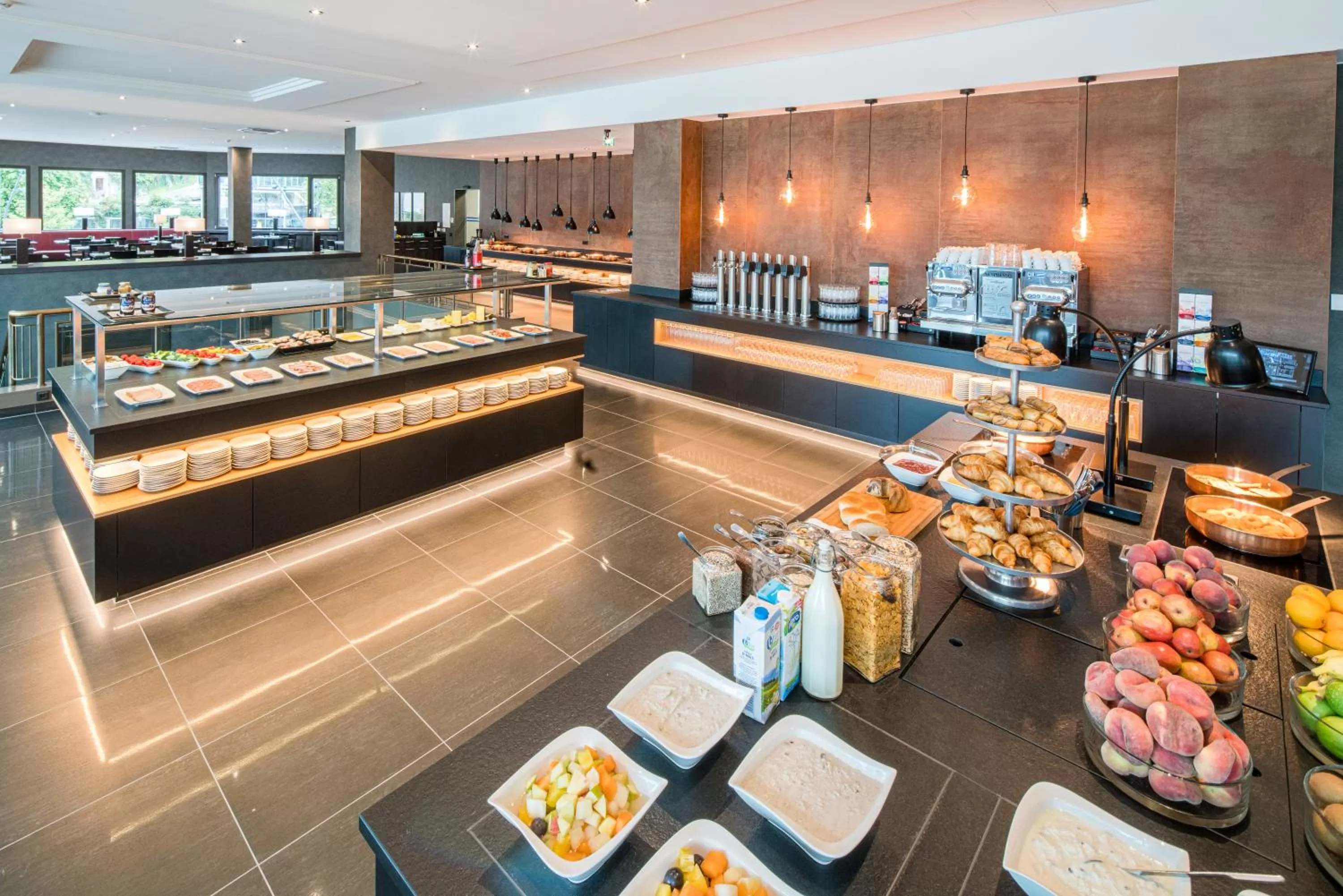 Restaurant/places to eat in Best Western Premier Central Hotel Leonhard