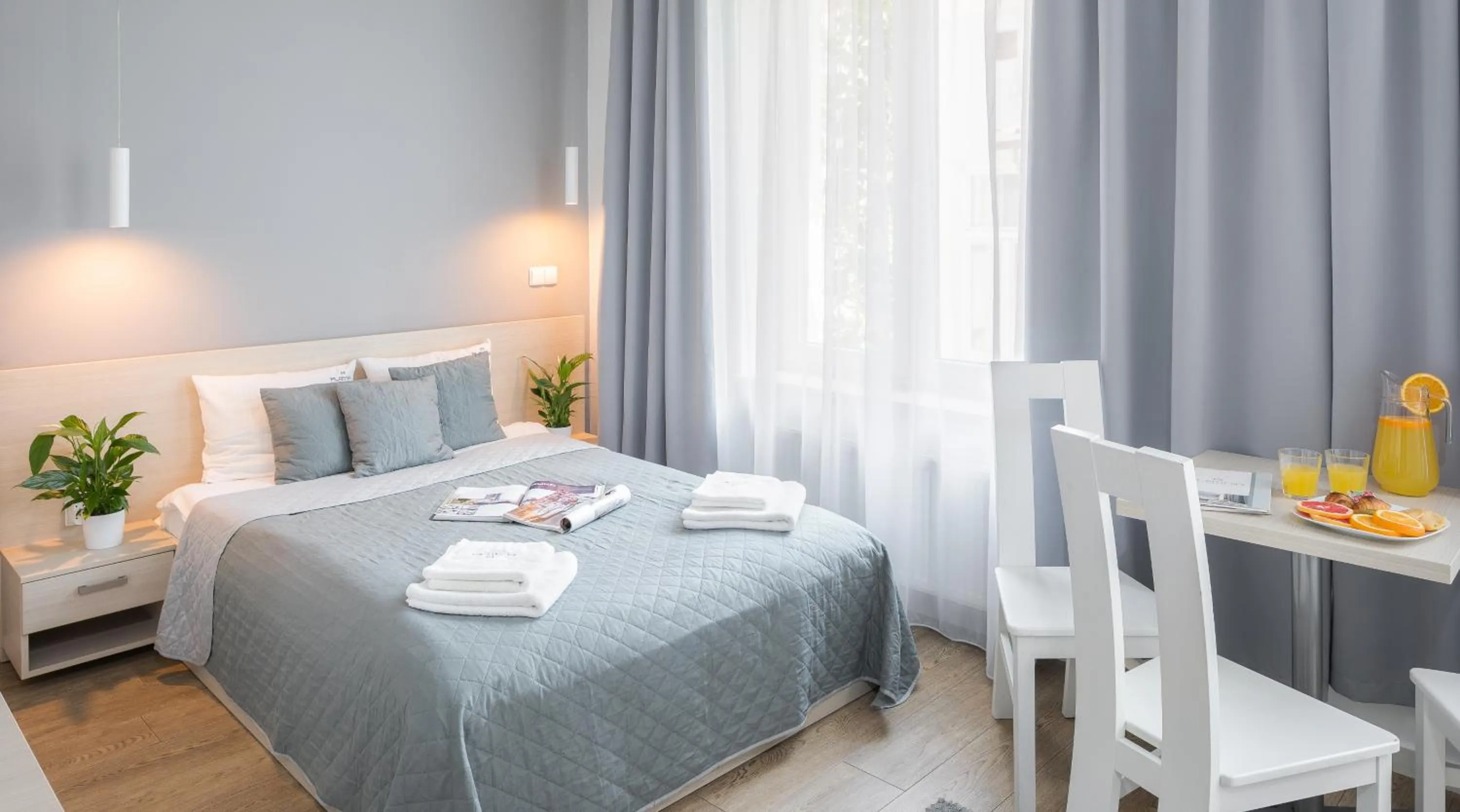 Photo of the whole room, Bed in Apartamenty Platinia - komfortowe noclegi Kraków Stare Miasto