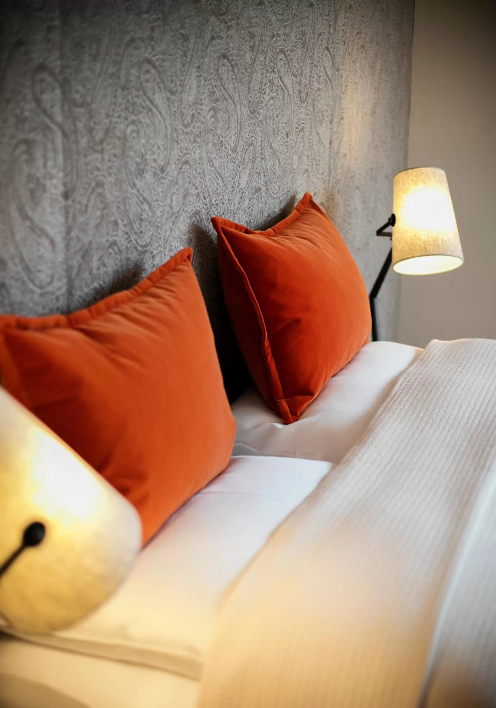 Decorative detail, Bed in TAUROA Schloss Gabelhofen