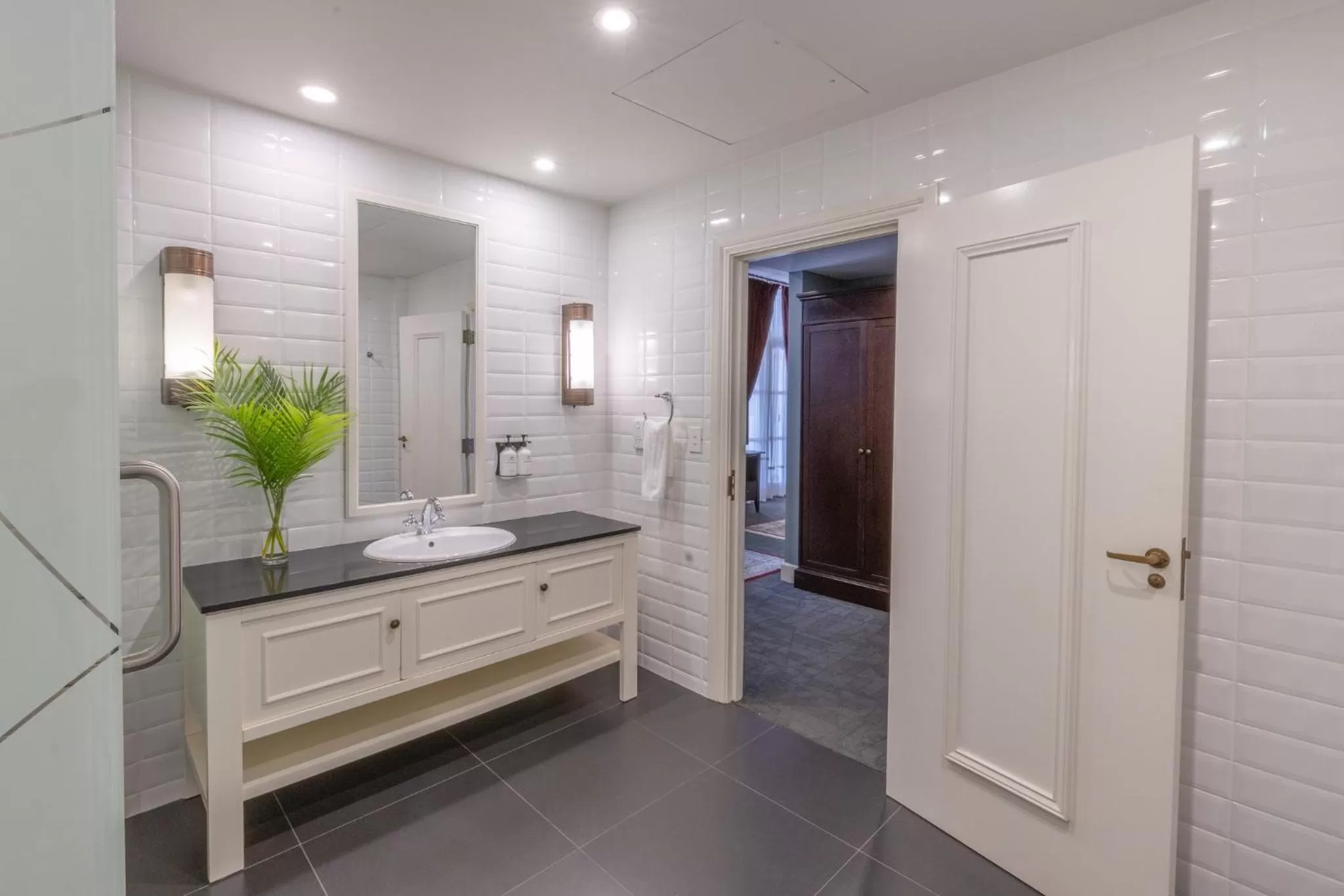 Bathroom in Grand Pacific Hotel