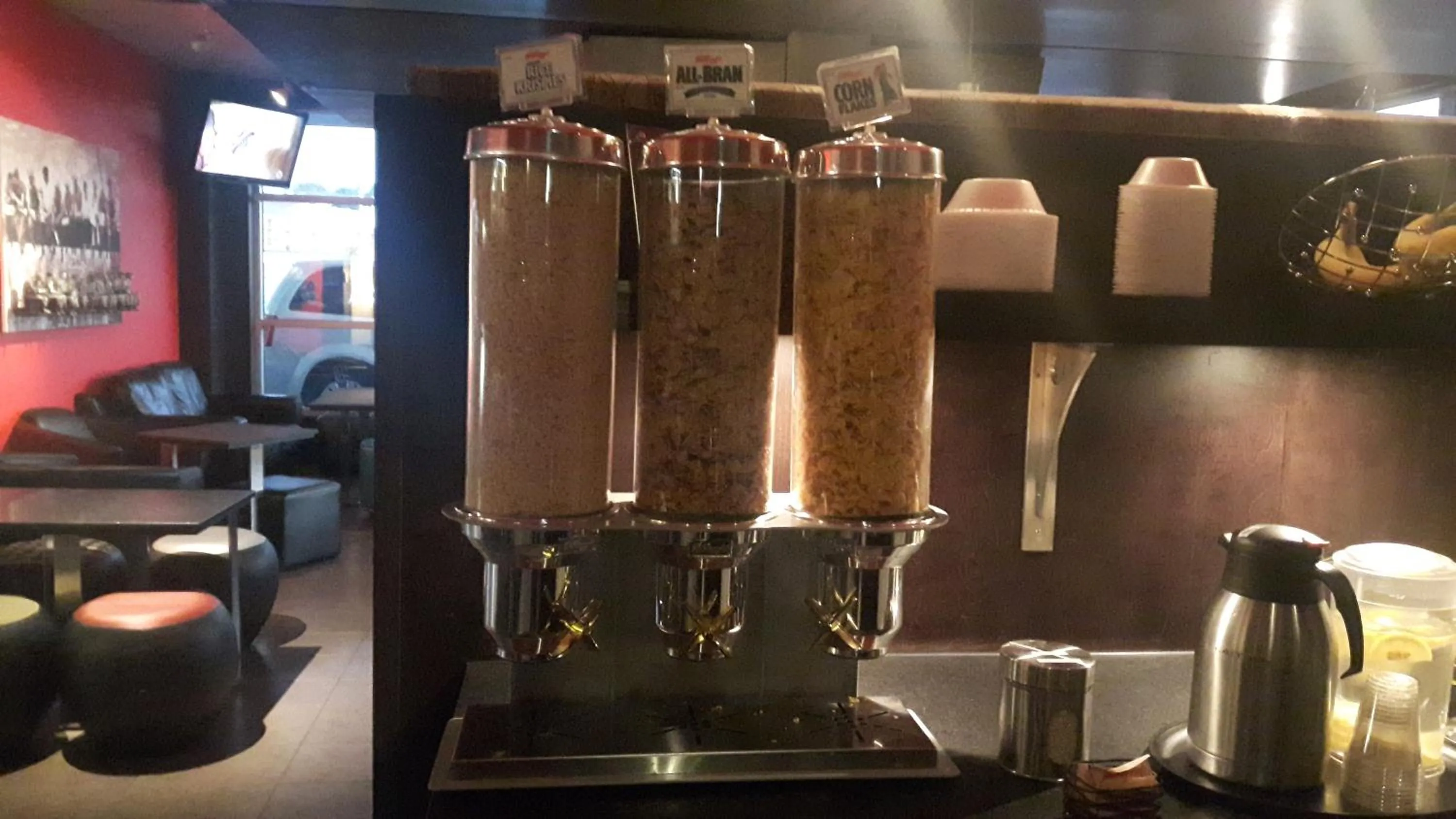 Breakfast in Grand Times Hotel – Aeroport de Quebec