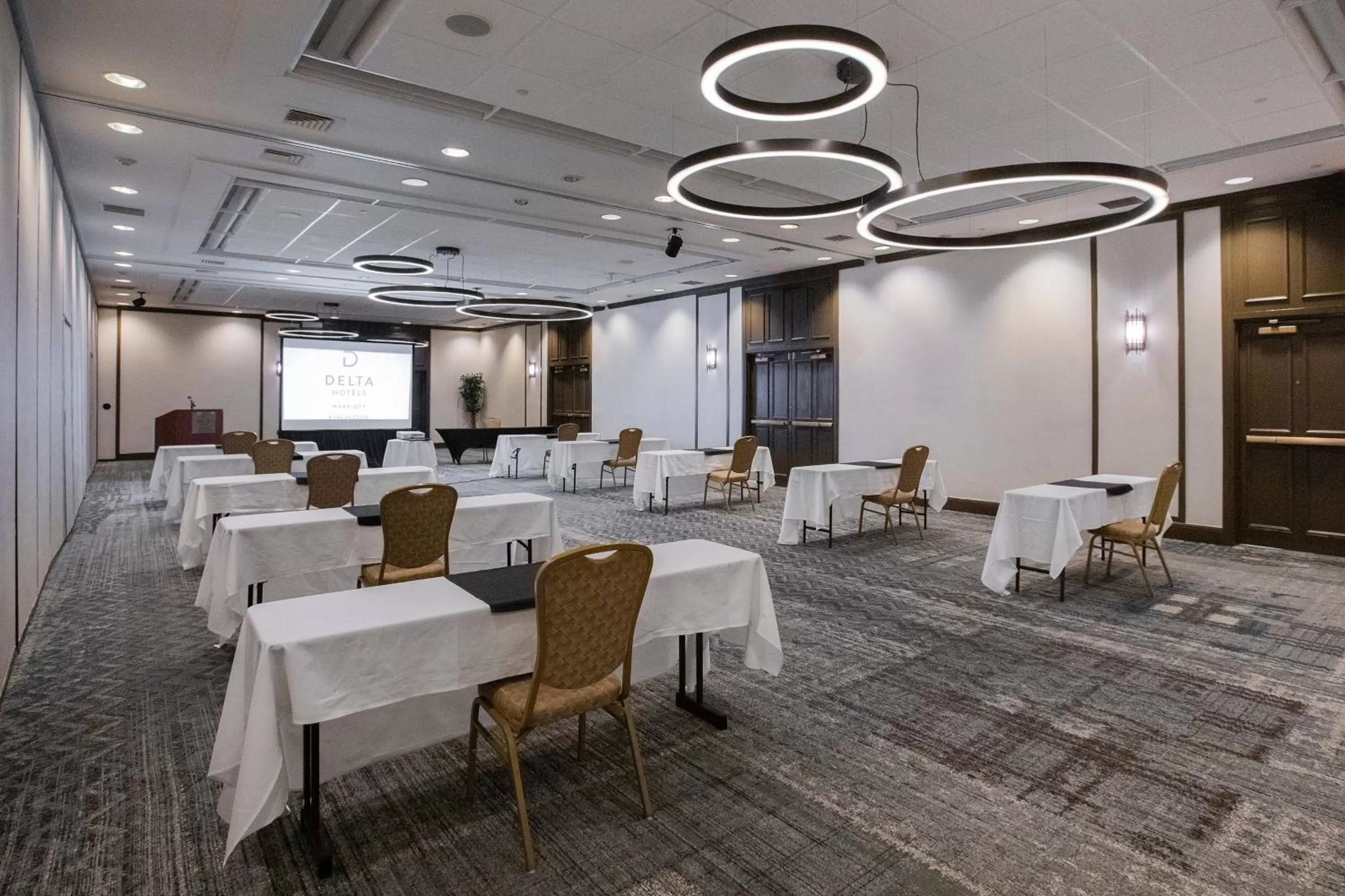Meeting/conference room in Delta Hotels by Marriott Burlington