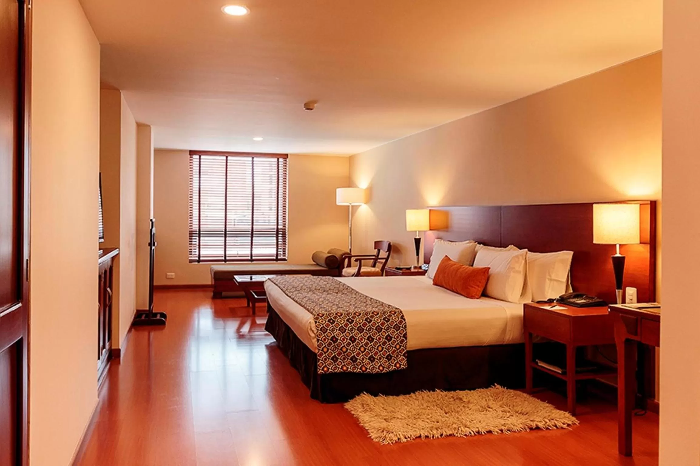 Photo of the whole room, Bed in Hotel Estelar Suites Jones