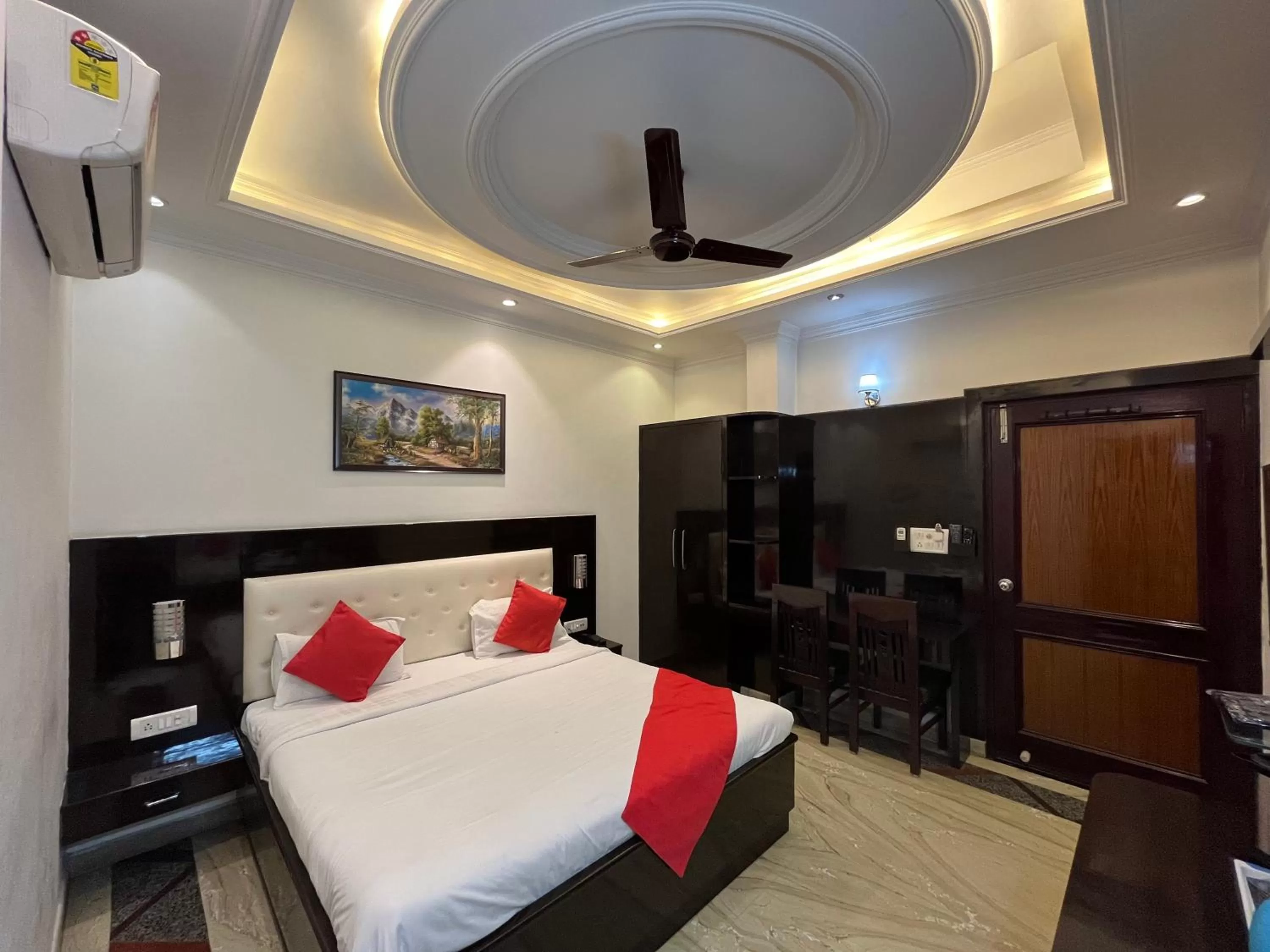 Bedroom, Bed in Hotel Marc Royal