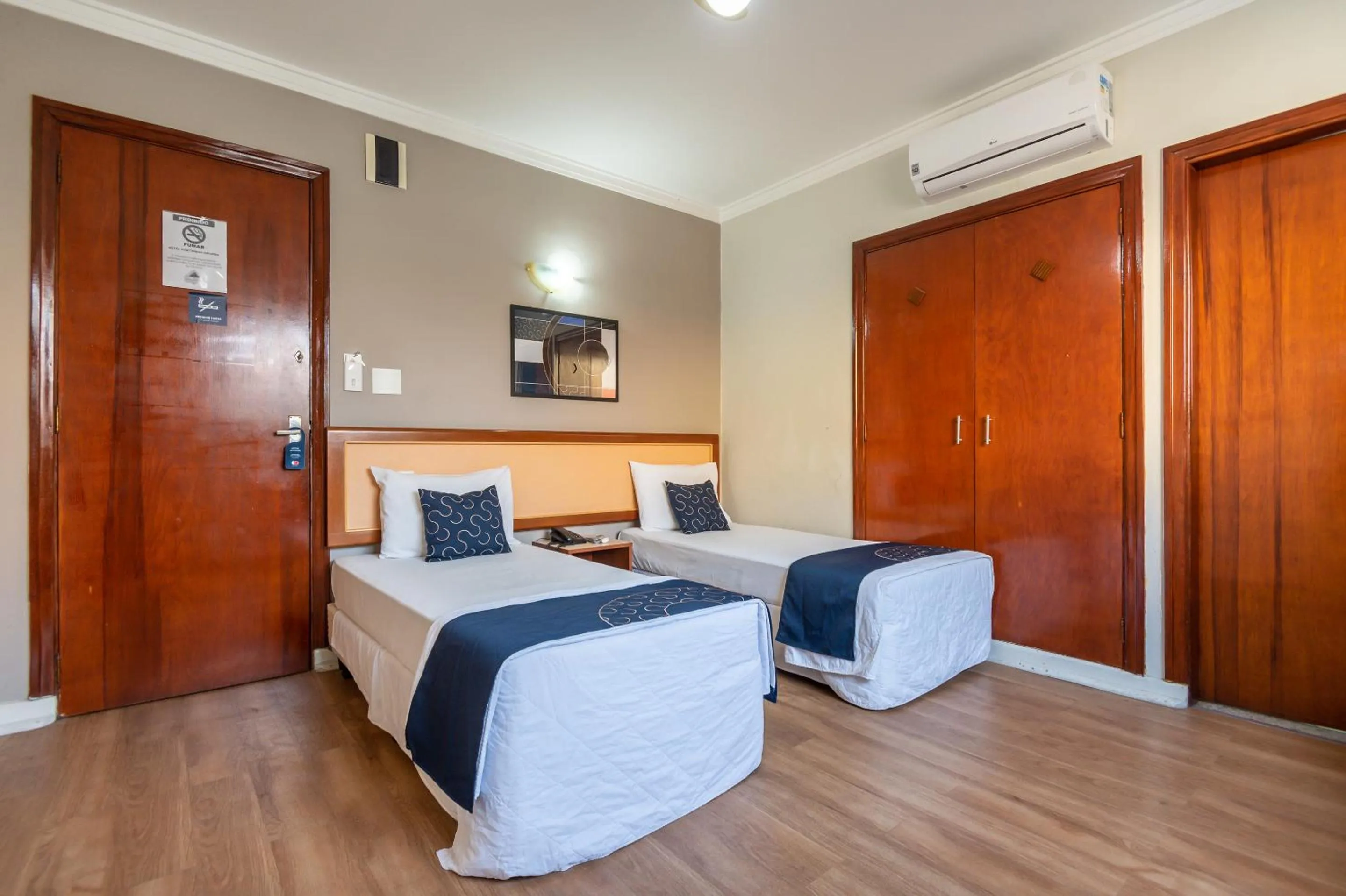 Photo of the whole room, Bed in Rede Andrade Piratininga