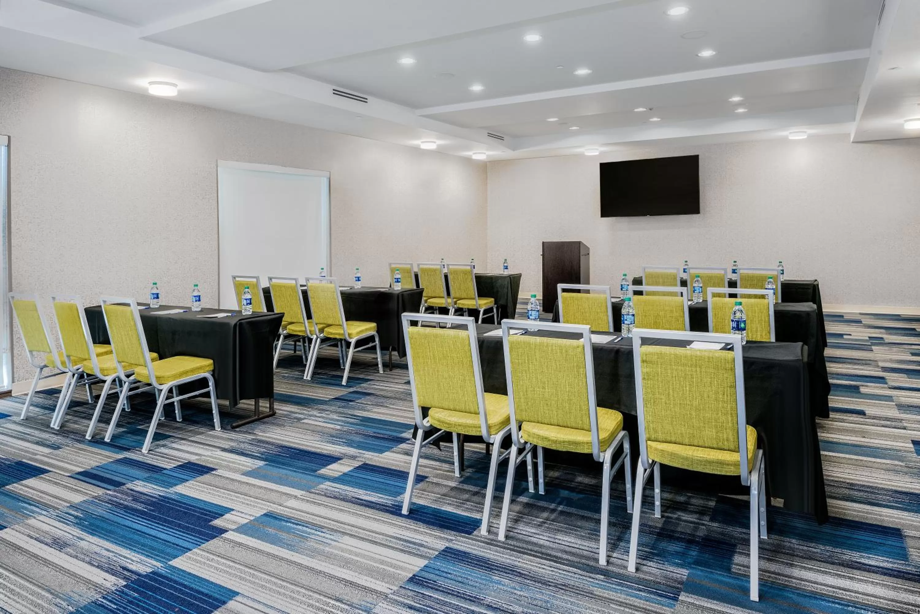 Meeting/conference room in Holiday Inn Express & Suites Round Rock - Austin N by IHG