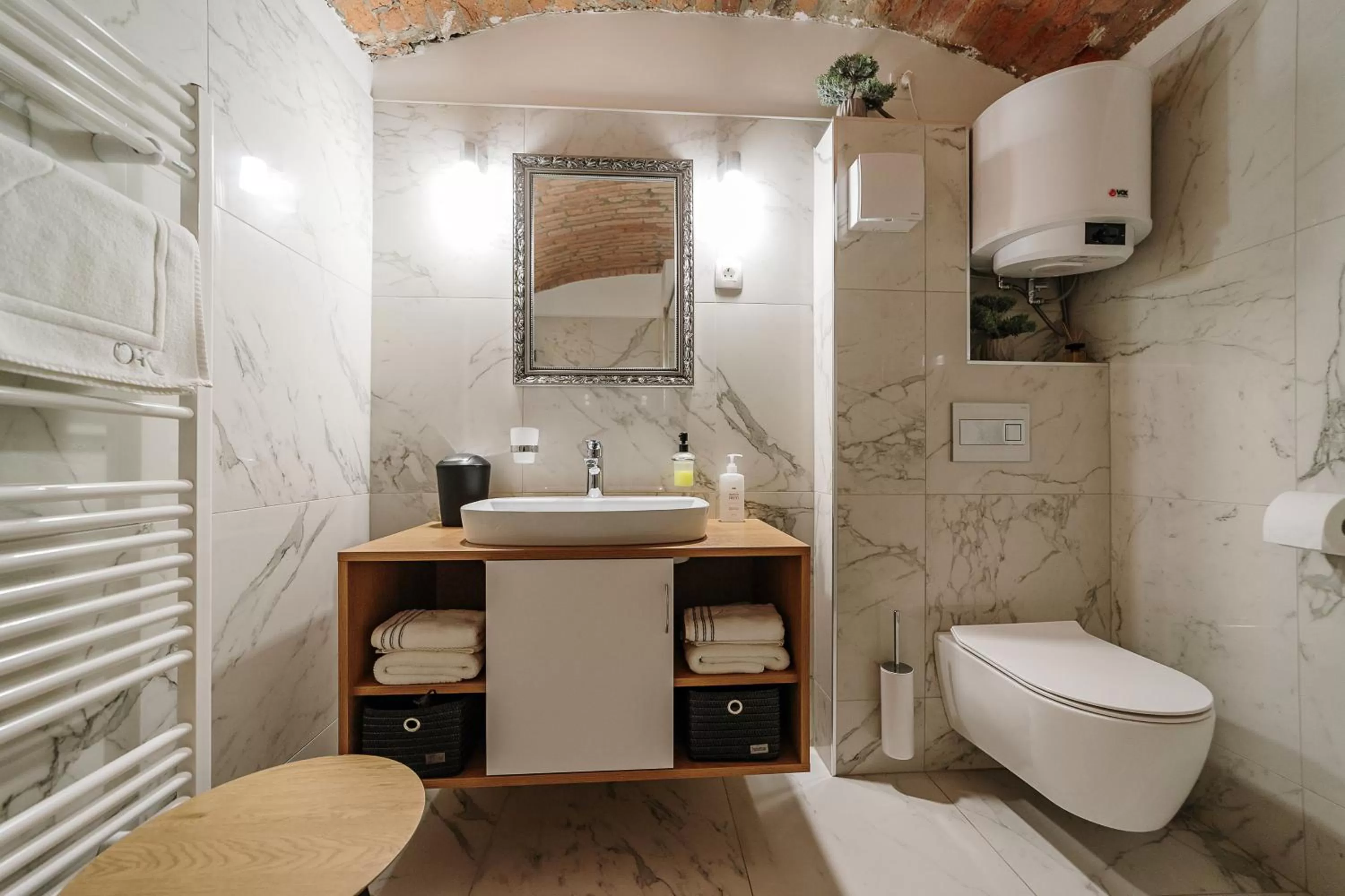 Bathroom in Operna klet Ljubljana