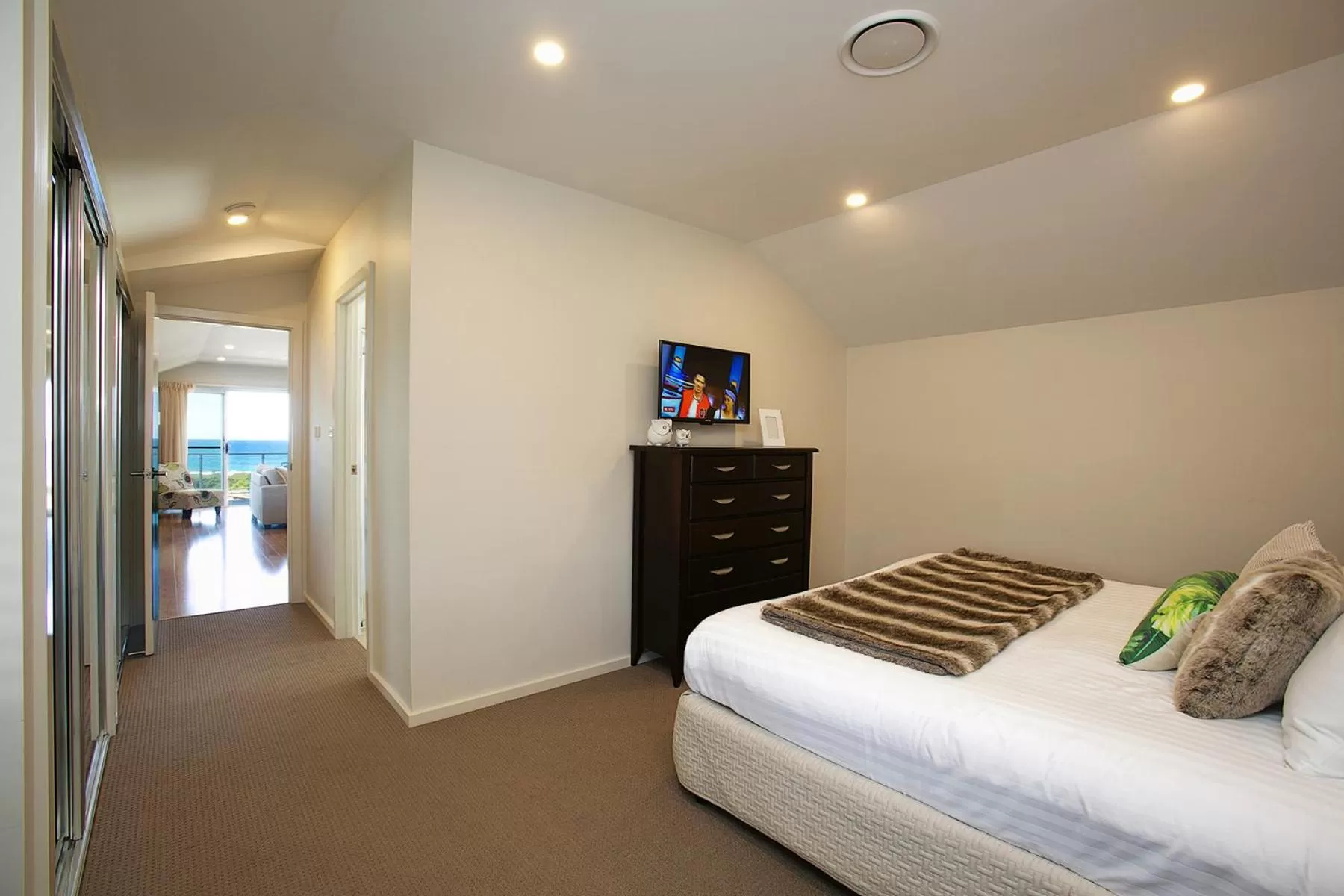 Townhouse Garden in Caves Coastal Bar & Bungalows