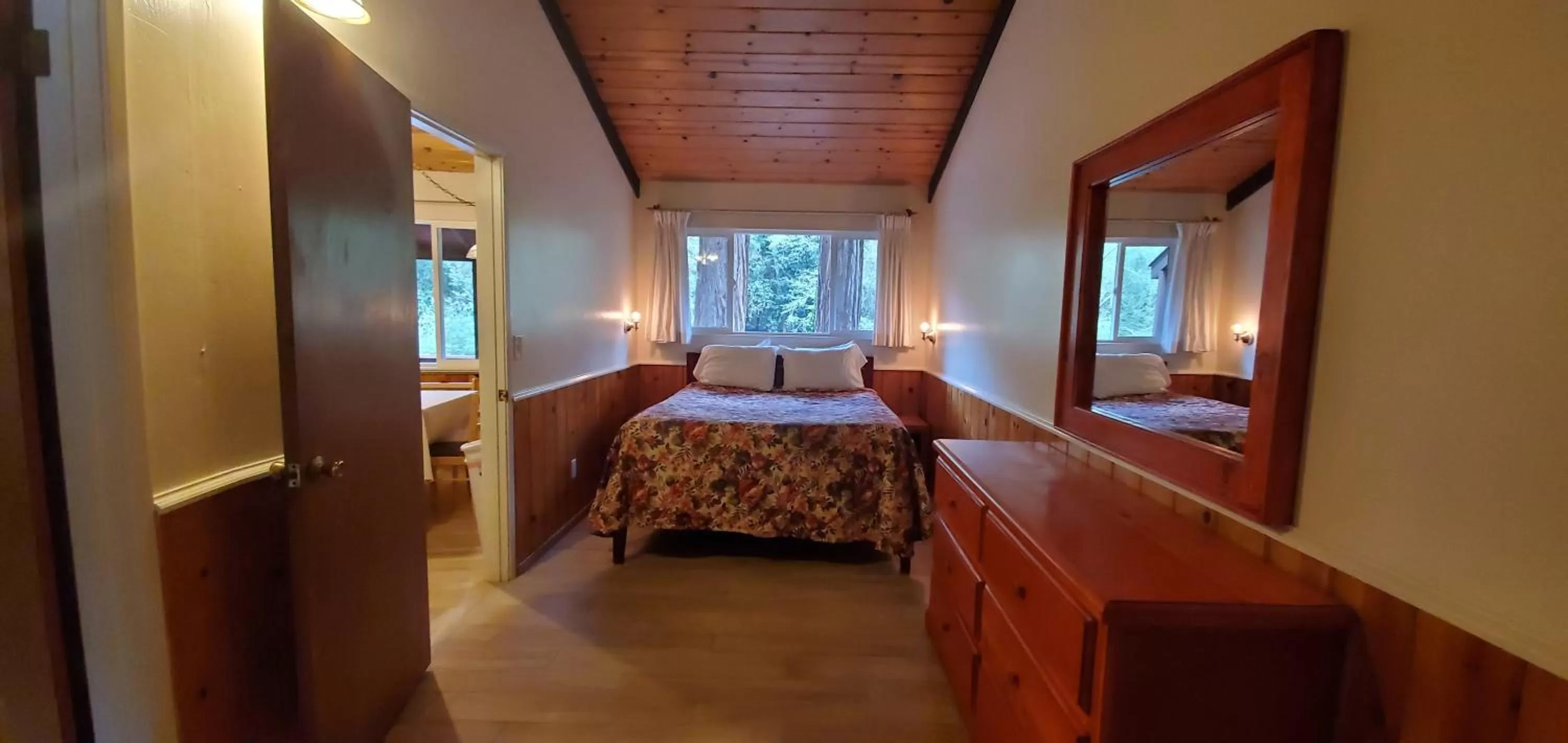 Bedroom, Bed in Fern River Resort