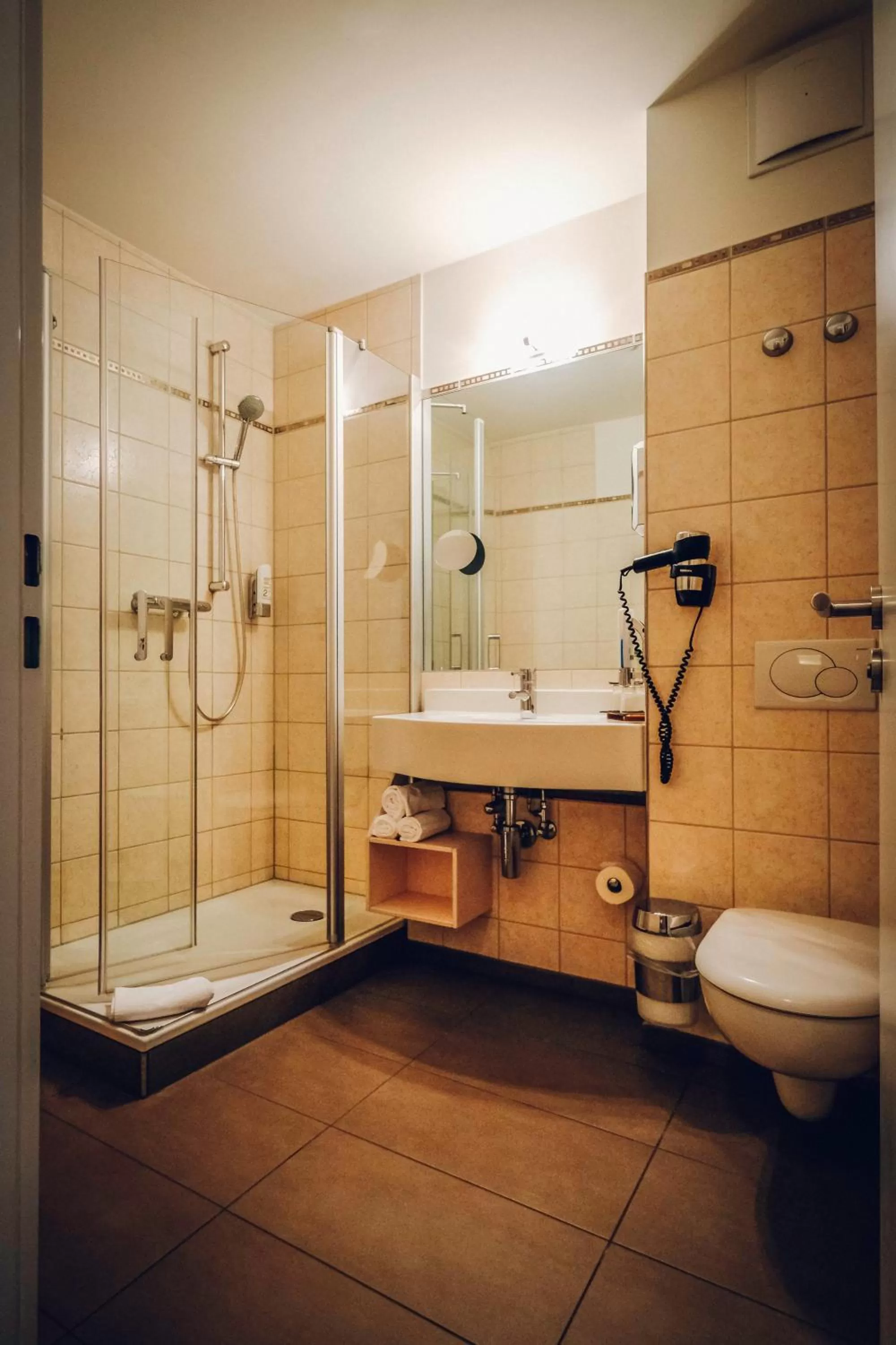 Shower in Hotel Europa